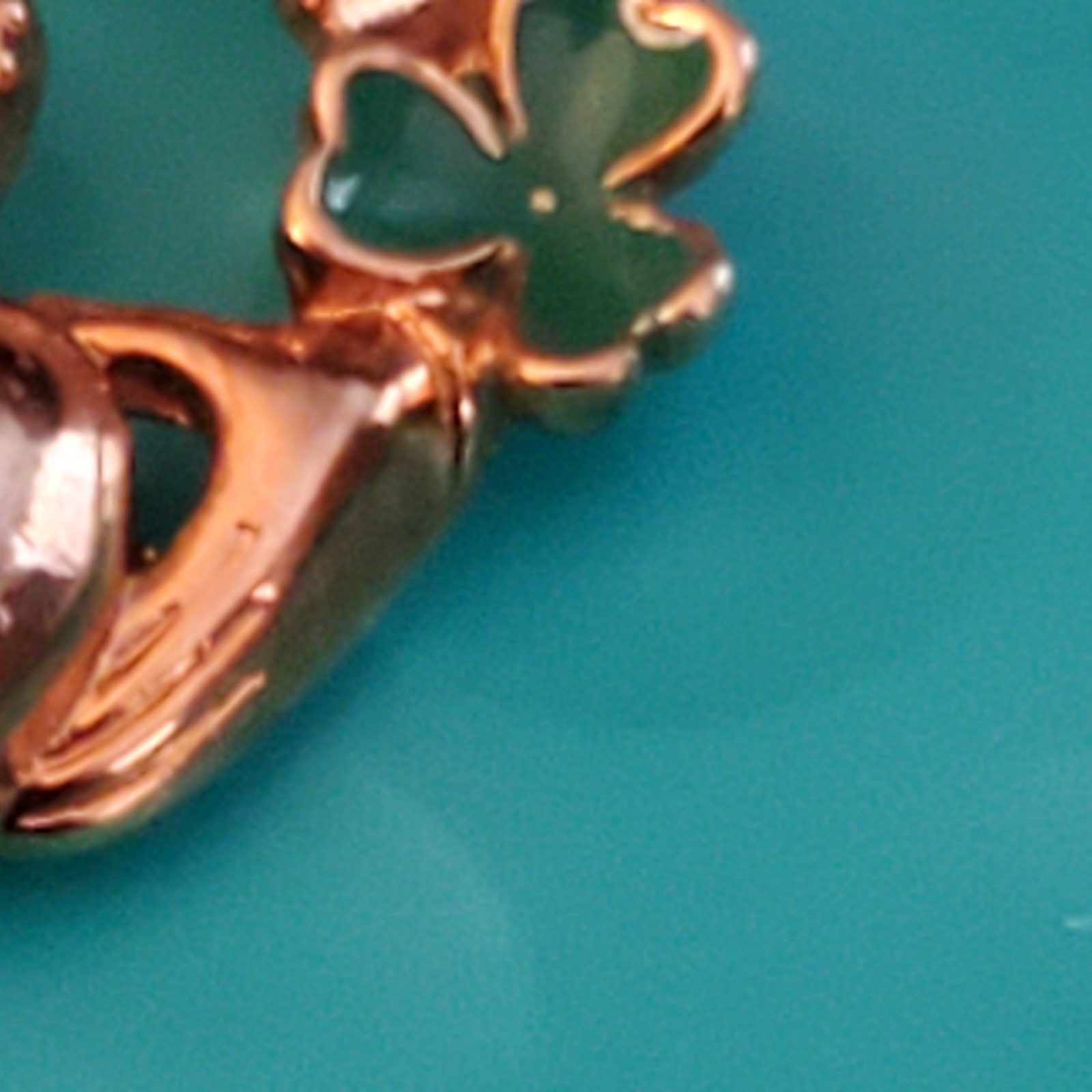 Irish Claddagh Pin Friendship Heart Hands Clover Crown Vintage Avon Gold Tone