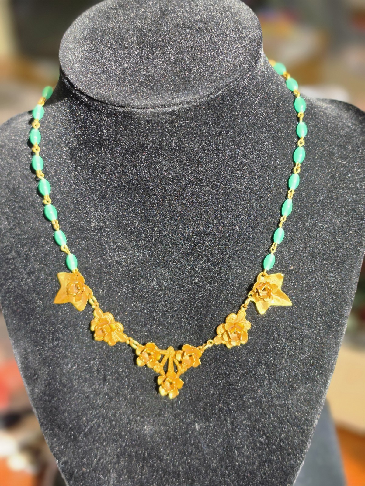 Beautiful Vintage Mid-Century 1940s/1950s Floral Ivy Bib Choker Necklace – 15…