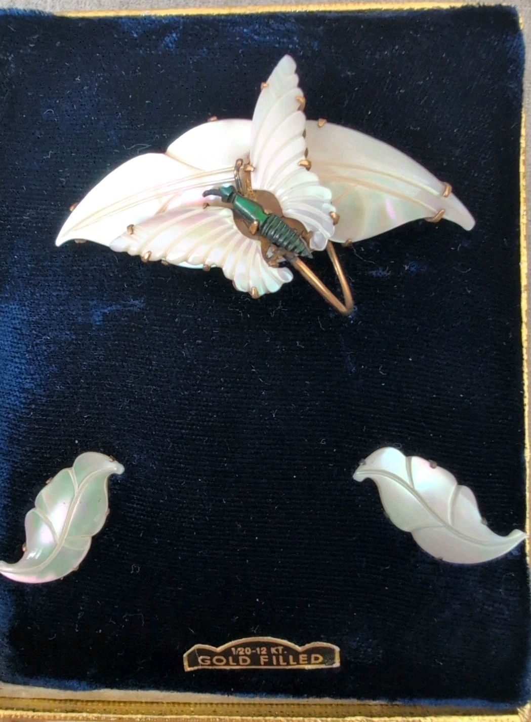 NIB VINTAGE OCEAN TREASURES MOTHER OF PEARL STERLING GOLD FILLED PIN EARRING SET