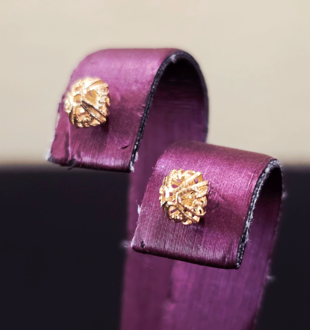 Vintage 14k Yellow Gold 6mm Filigree Flower Dome Stud Earrings – 0.6 g Starburst