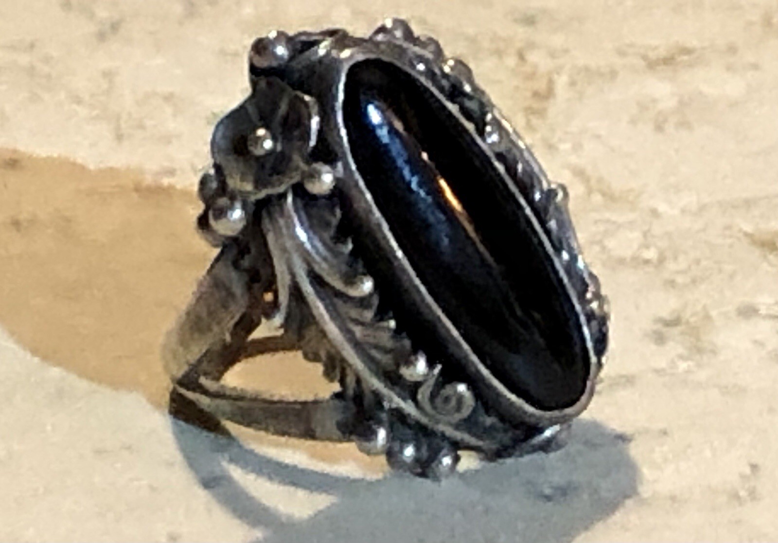 🌿🌺 VINTAGE Oval 925 STERLING SILVER Black Onyx SOUTHWESTERN Flower Leaf Ring