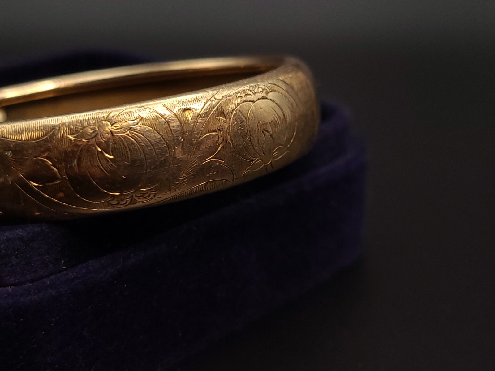 Antique Victorian Gold Filled Engraved Floral Hinged Bangle Bracelet 18cm