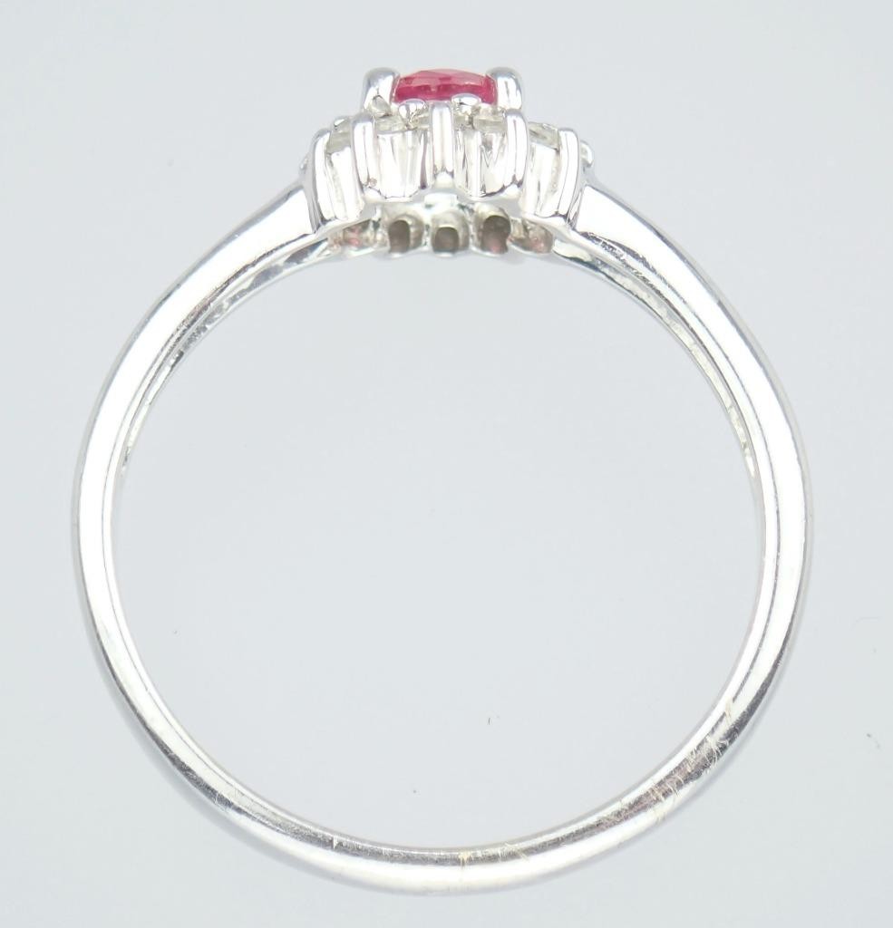 Beautiful Vintage Estate Solid 9K White Gold Red Spinel Floral Ring Size 7