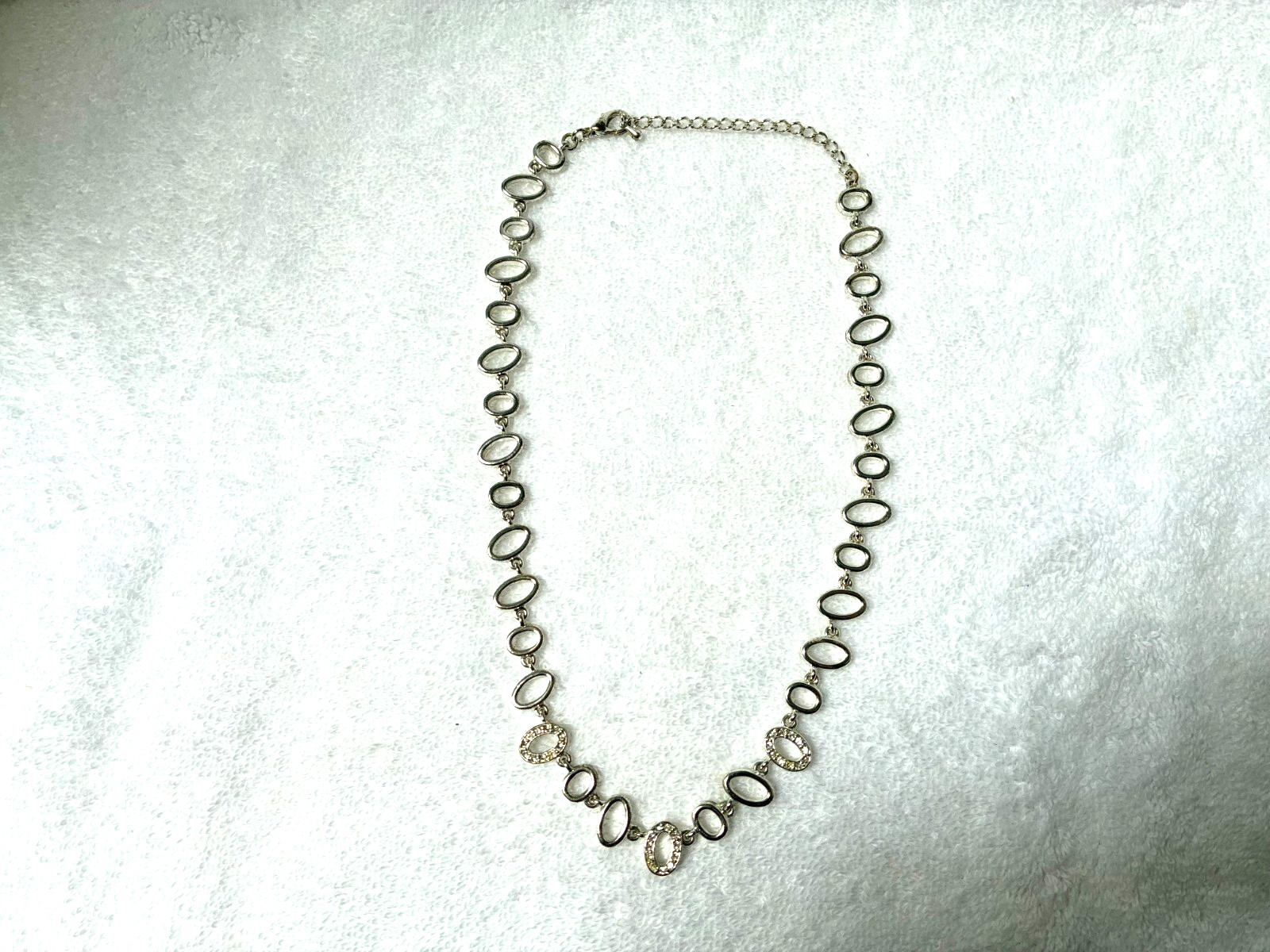 Premier Designs Silver Metal Ovals Necklace W/Rhinestones 16″ to 19″