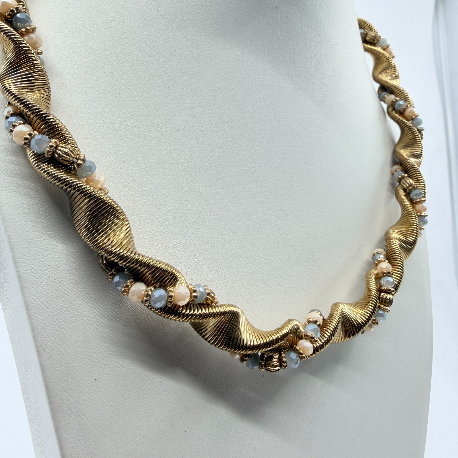 VTG Retro Gold Tone Twisted Wire Choker Necklace Beaded Crystal Magnetic Clasp