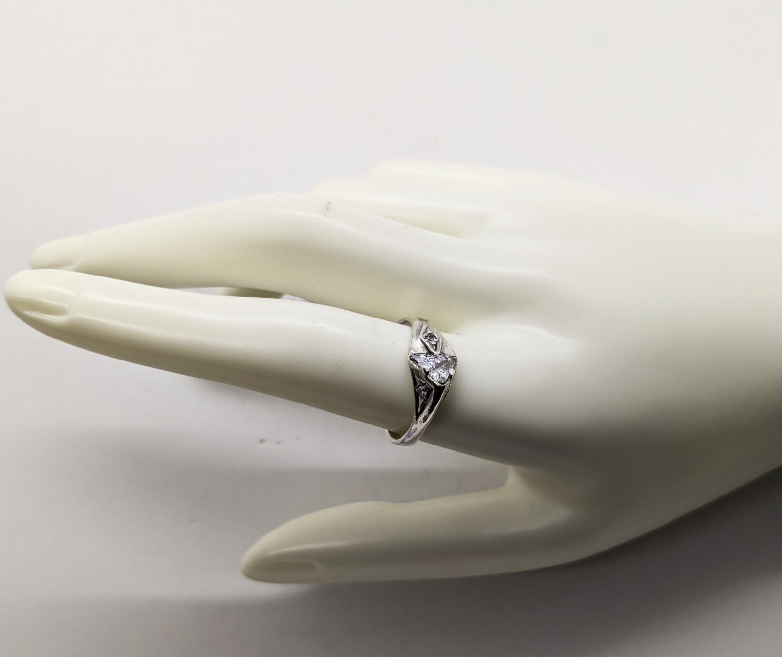 Vintage Elegant RING Silver 925 with Bright Stone -size: 10.5US (20mm) Ukrain#38