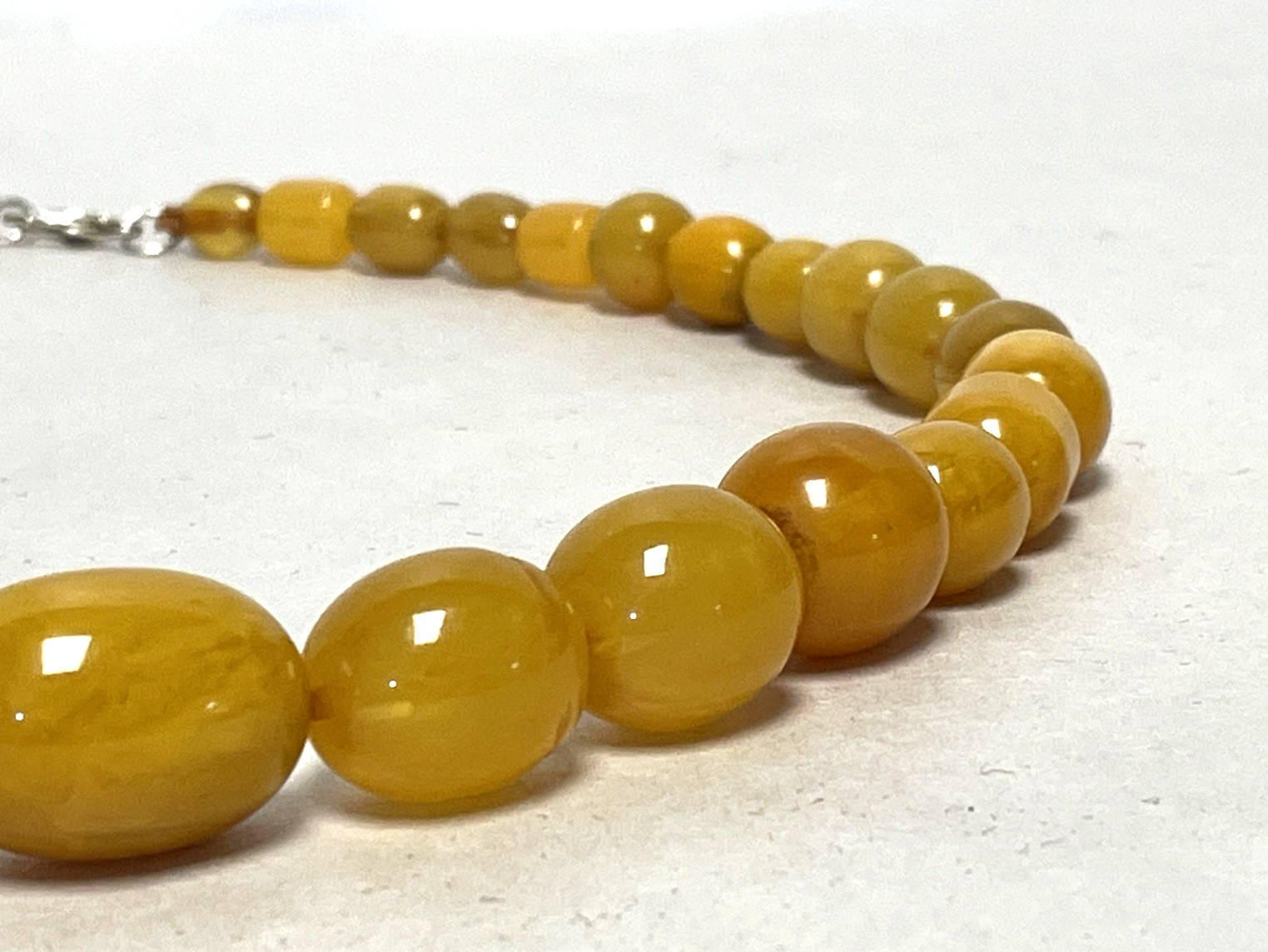 Vintage Butterscotch Amber Bakelite Bead Necklace 20″ Graduated 59g