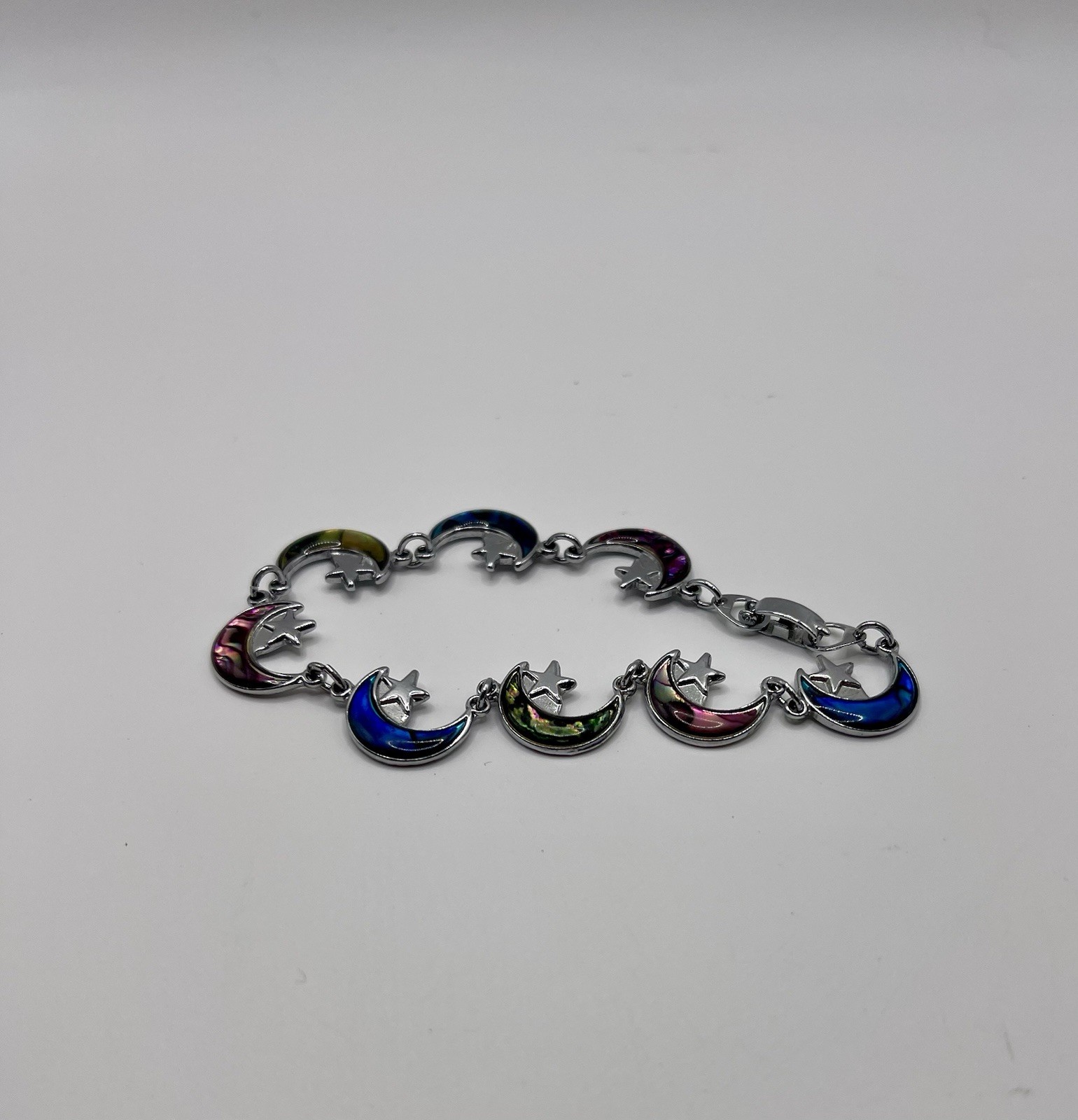 Celestial Moon Star⭐️Rainbow Dyed Abalone Charm Vintage Bracelet 7 Inch EUC