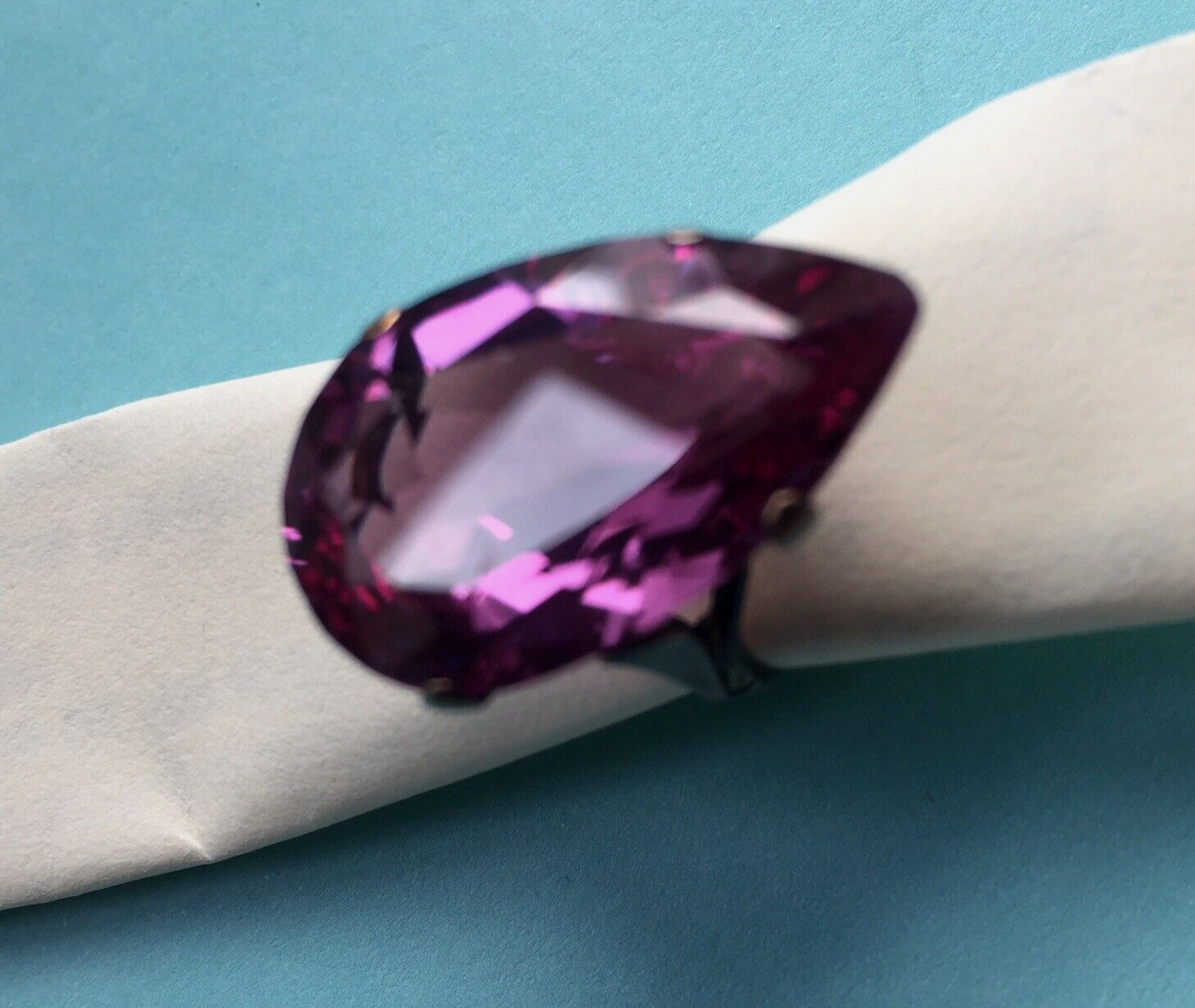 VTG 14K YELLOW GOLD ALEXANDRITE HANDMADE 7/8″x 3/8:”x 3/8′ TEAR DROP 4PRONG LRGE