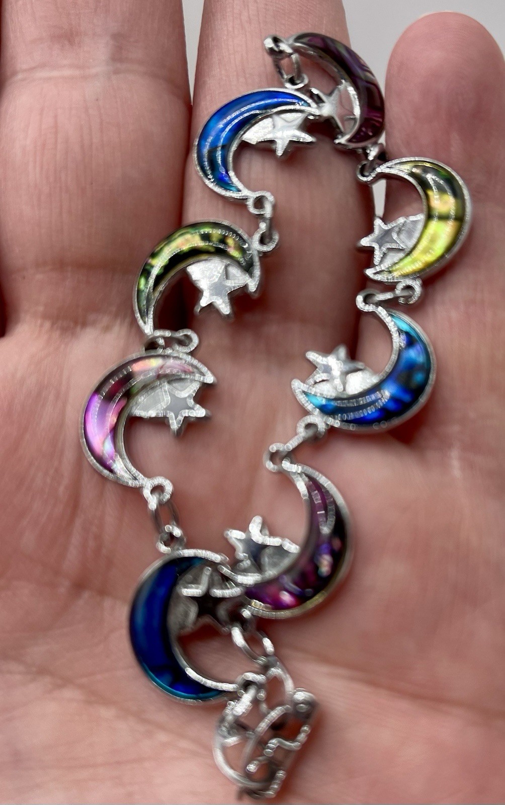 Celestial Moon Star⭐️Rainbow Dyed Abalone Charm Vintage Bracelet 7 Inch EUC