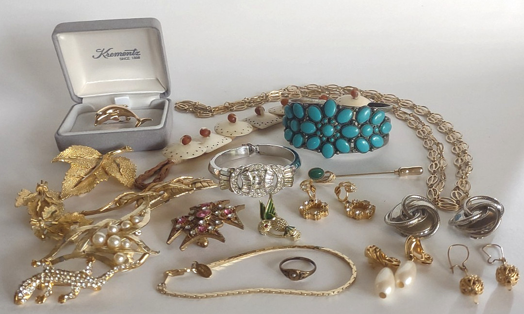 Costume Jewelry Lot Many Signed Kremenz Sancrest Dorsons BSK Monet Park Lane +