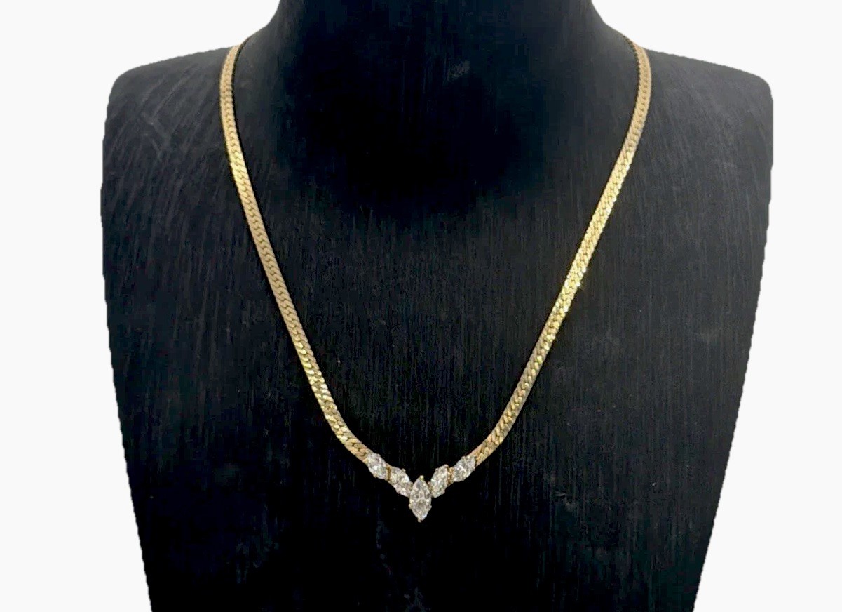 Retro Gold Plated Necklace – V‑Shaped Marquise Crystal Pendant Elegant Vintage