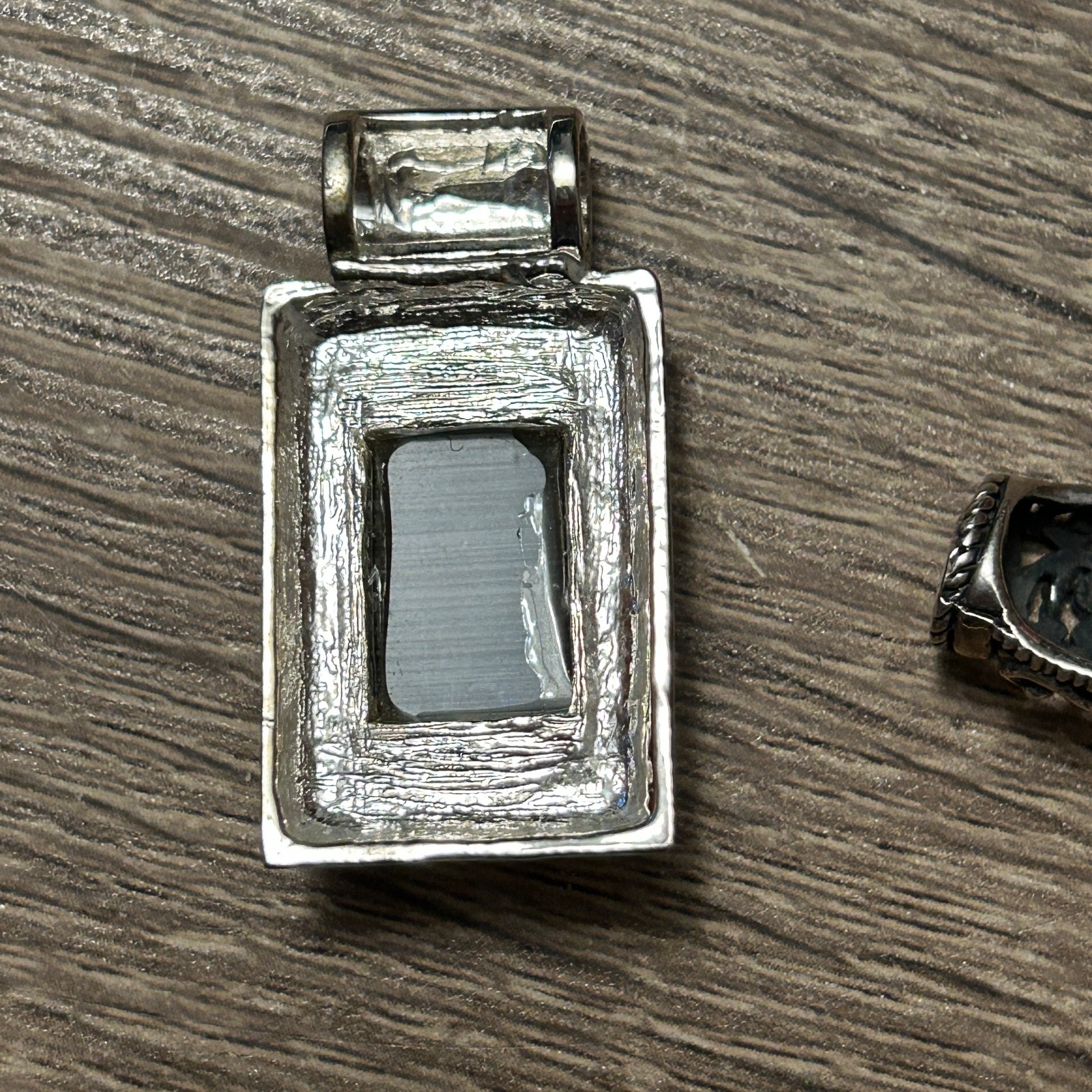 Vintage Silver Tone Metal Coil Choker w/3 Individual Slide on Pendants