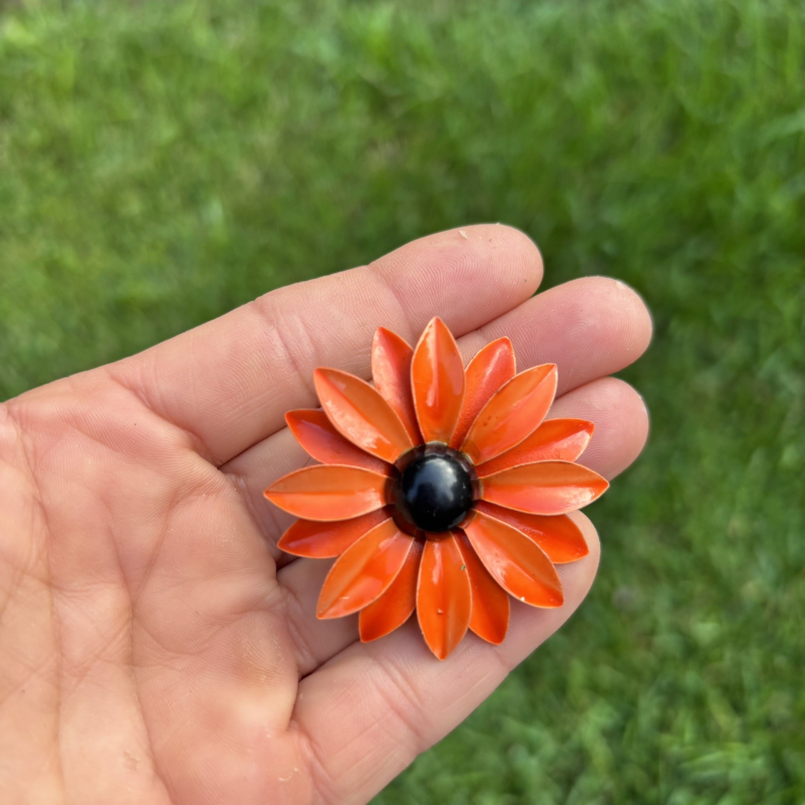 Vintage 1960s Mod Flower Power Enamel Daisy Brooch Statement Piece Summer