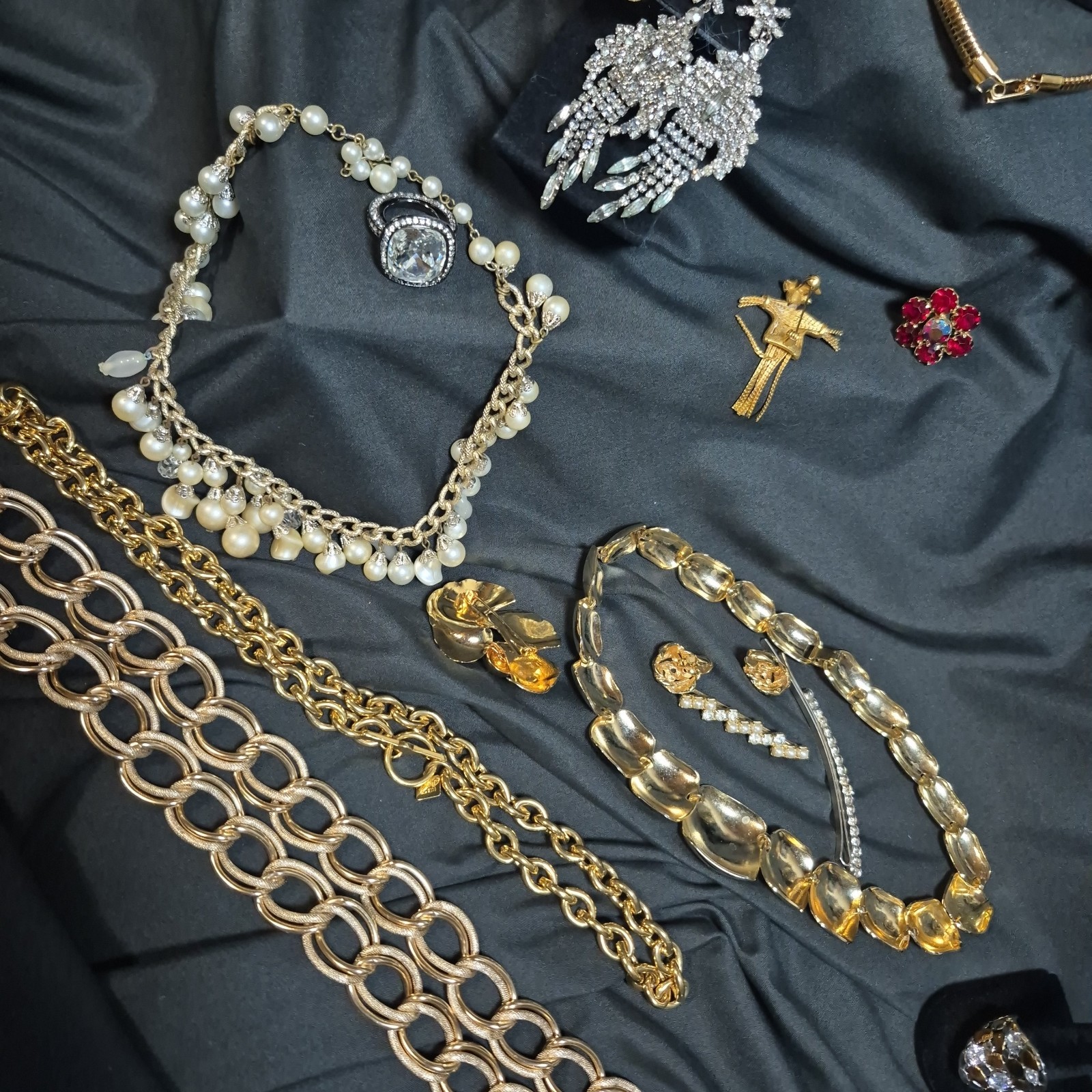 Jewelry Vintage to Modern Costume Mixed Lot Estate Gold Tone