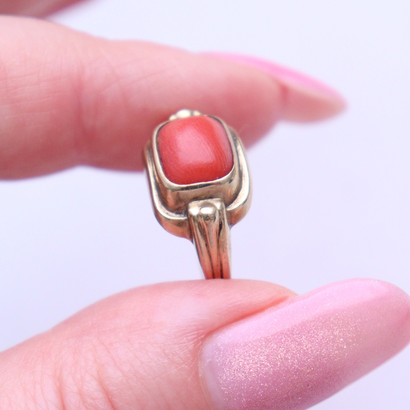 Vintage Coral Ring Natural Undyed Coral Yellow Gold 333 – NO TARIFF