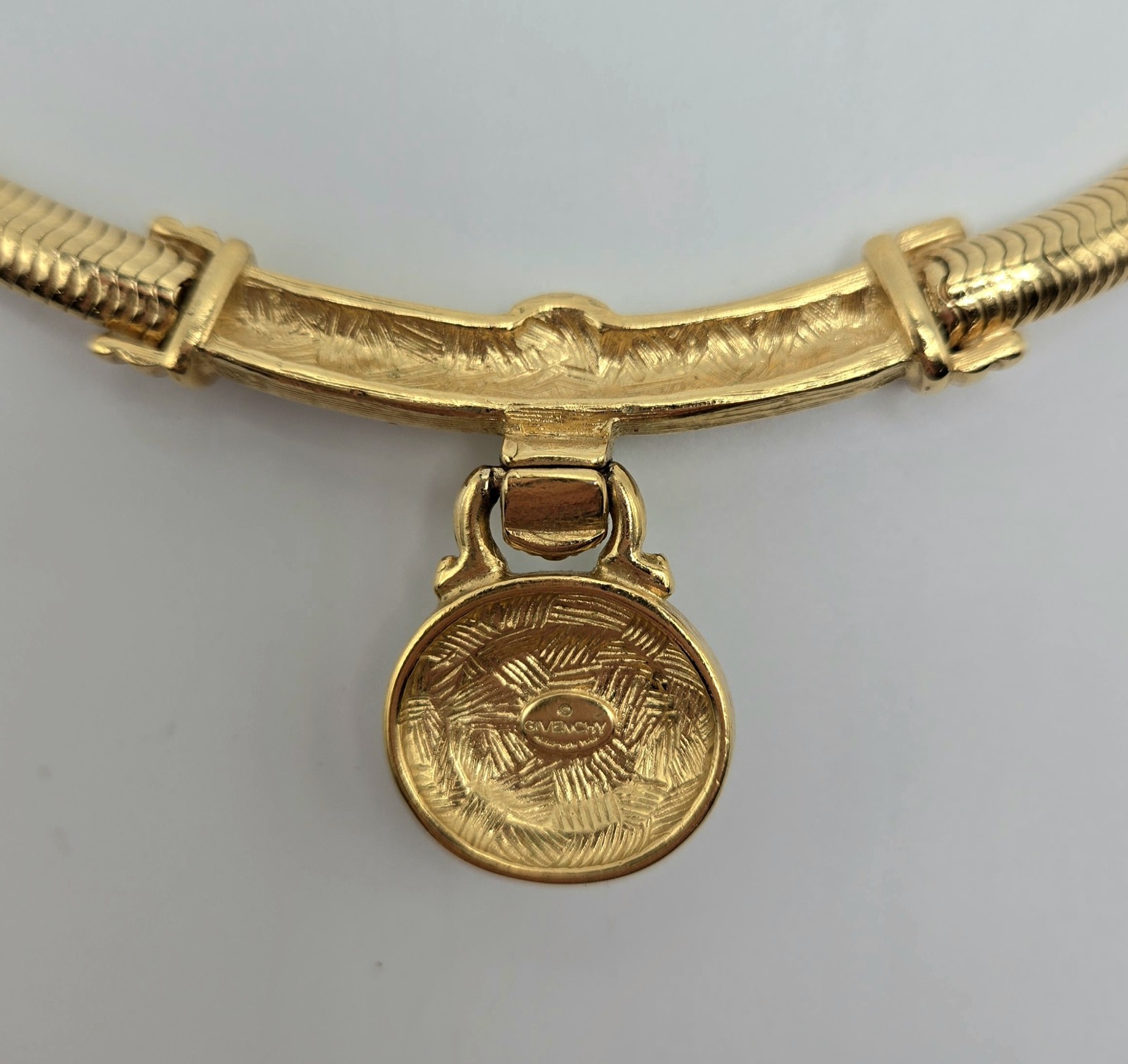 Vintage Givenchy Gold Tone Green Cabochon Rhinestone Omega Choker Necklace (033)