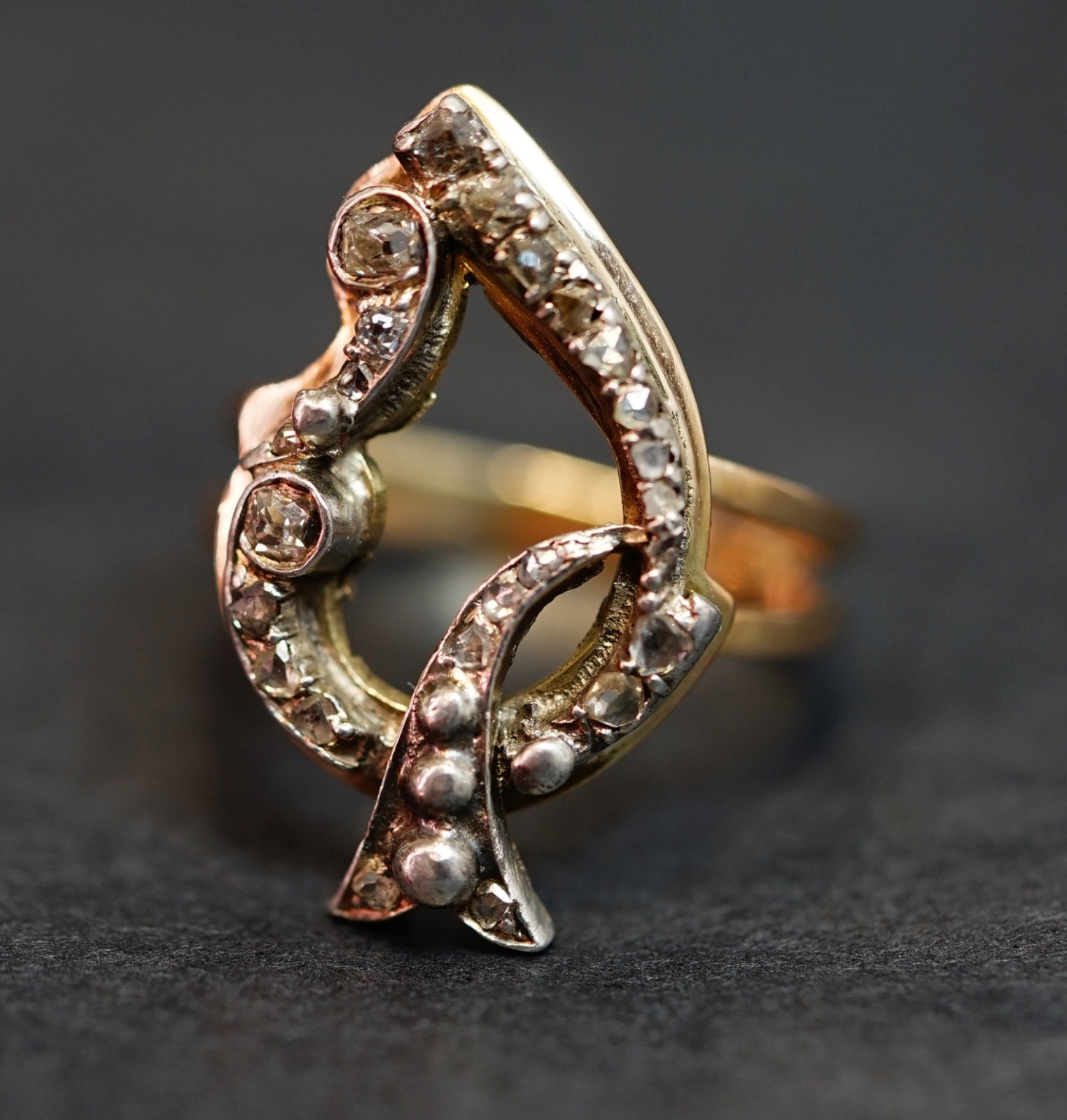 19c. Victorian 14K 585 Yellow Gold Ring Diamonds Spades Leave Splint Shanks