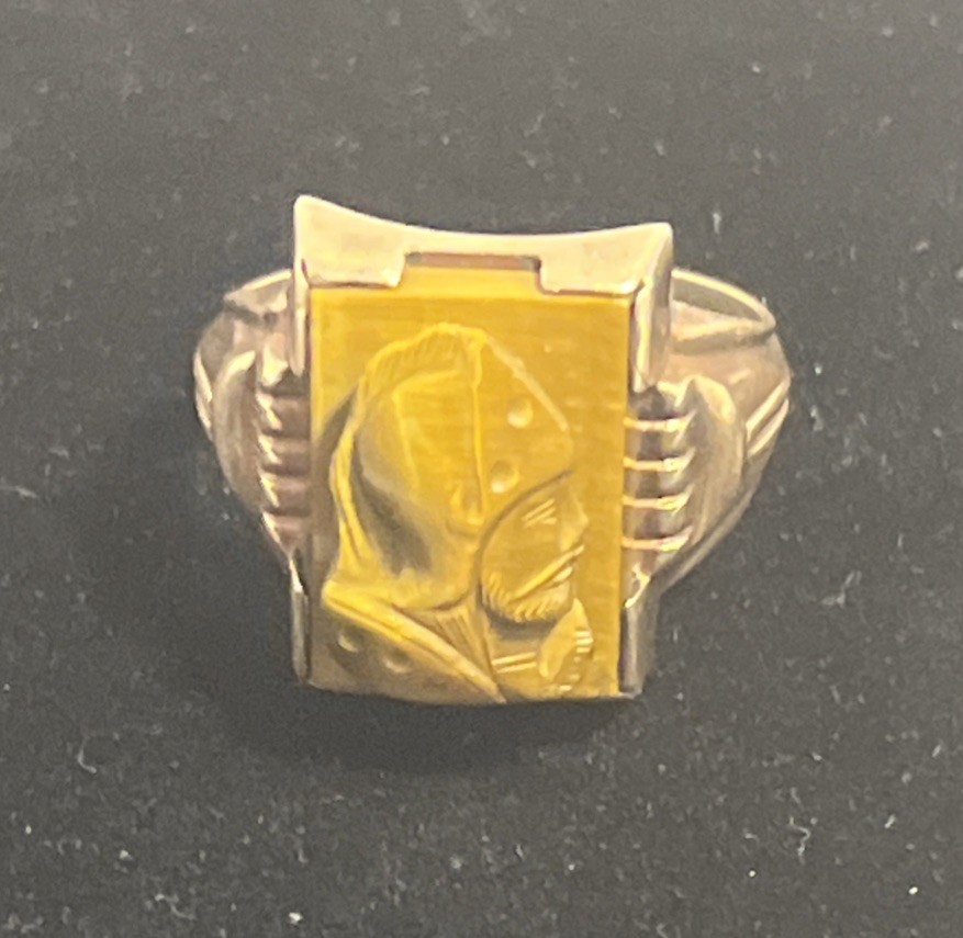 Vintage Art Deco Carved Tiger’s Eye Roman Soldier Cameo Men’s Signet Ring