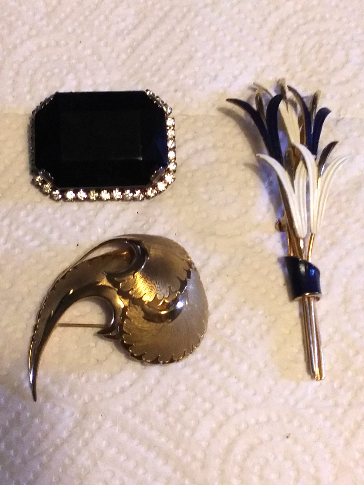 Set Vintage Brooches Kramer, Coro and unsigned