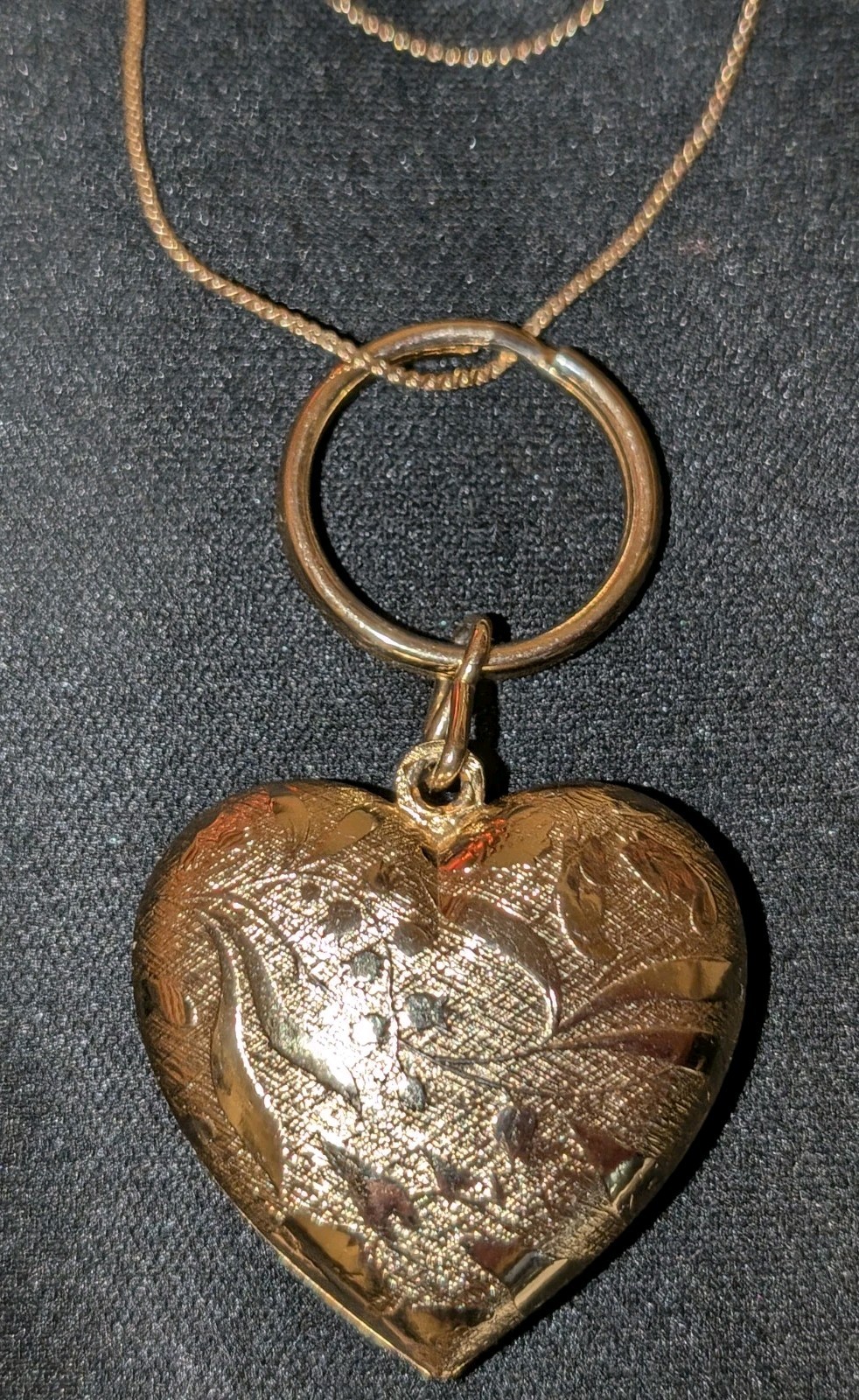 14K Yellow Gold Filled 1940’s Heart Photo Locket Necklace Engraved Chain Vintage