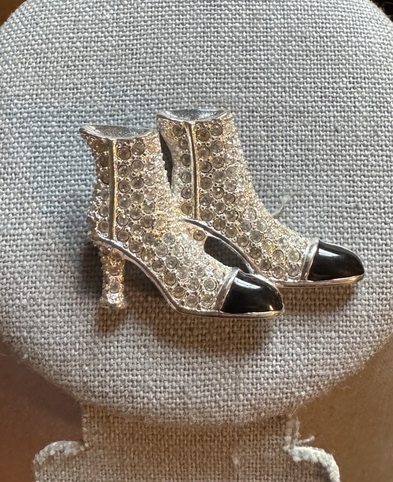 Vtg NAPIER Brooch Boots Shoe Silver Tone with Clear Rhinestone & Black Enamel