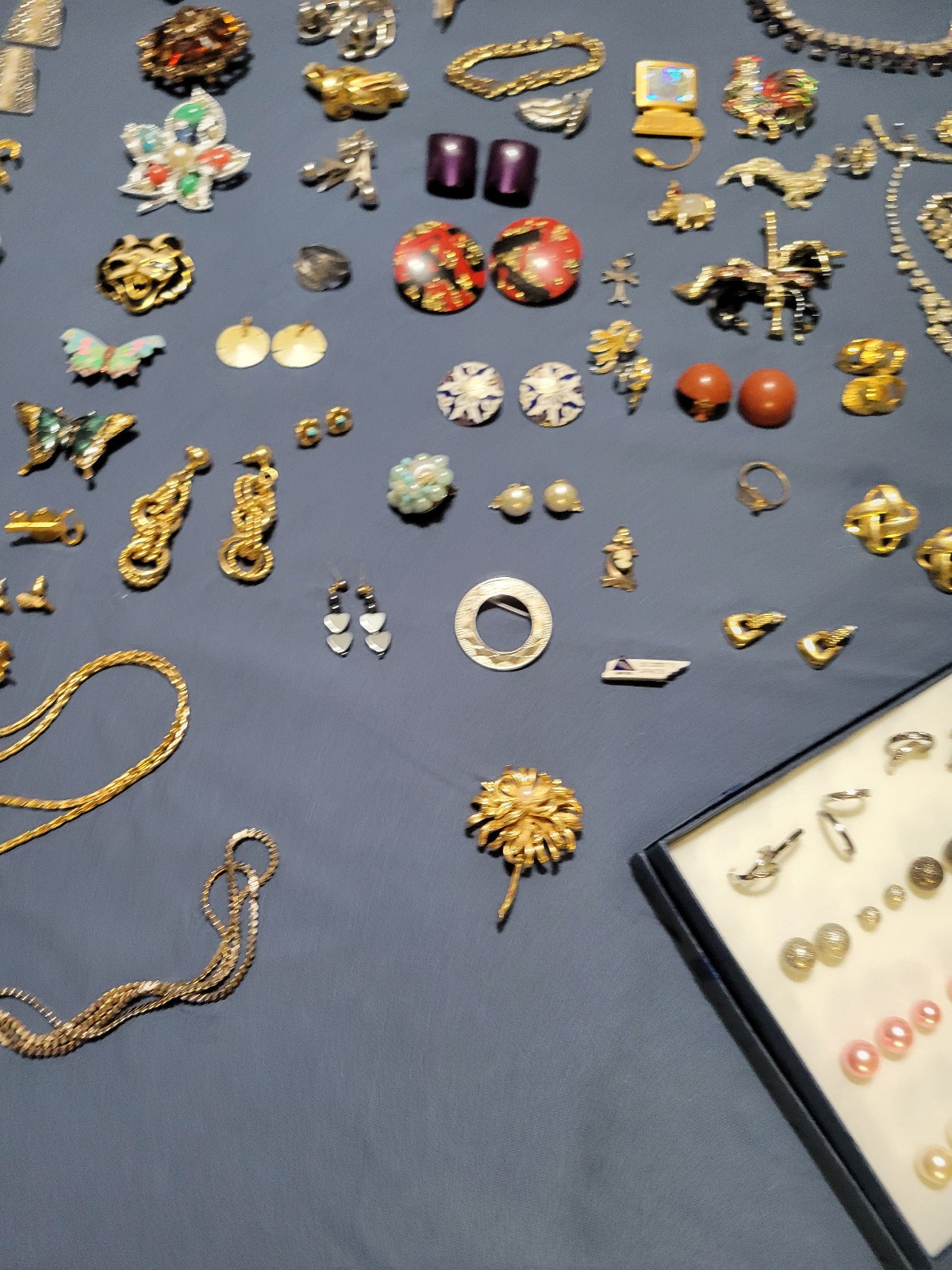 Vintage Costume Jewelry-6 lbs.-Weiss,Kramer,Monet,Coro,Trifari,Sterling,GF ETC.