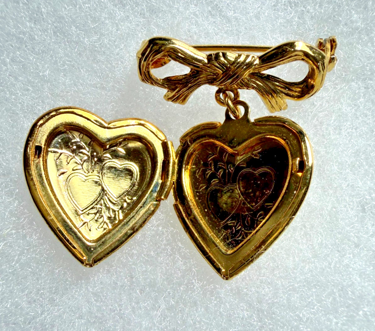 Vintage Gold Tone Heart Locket Brooch