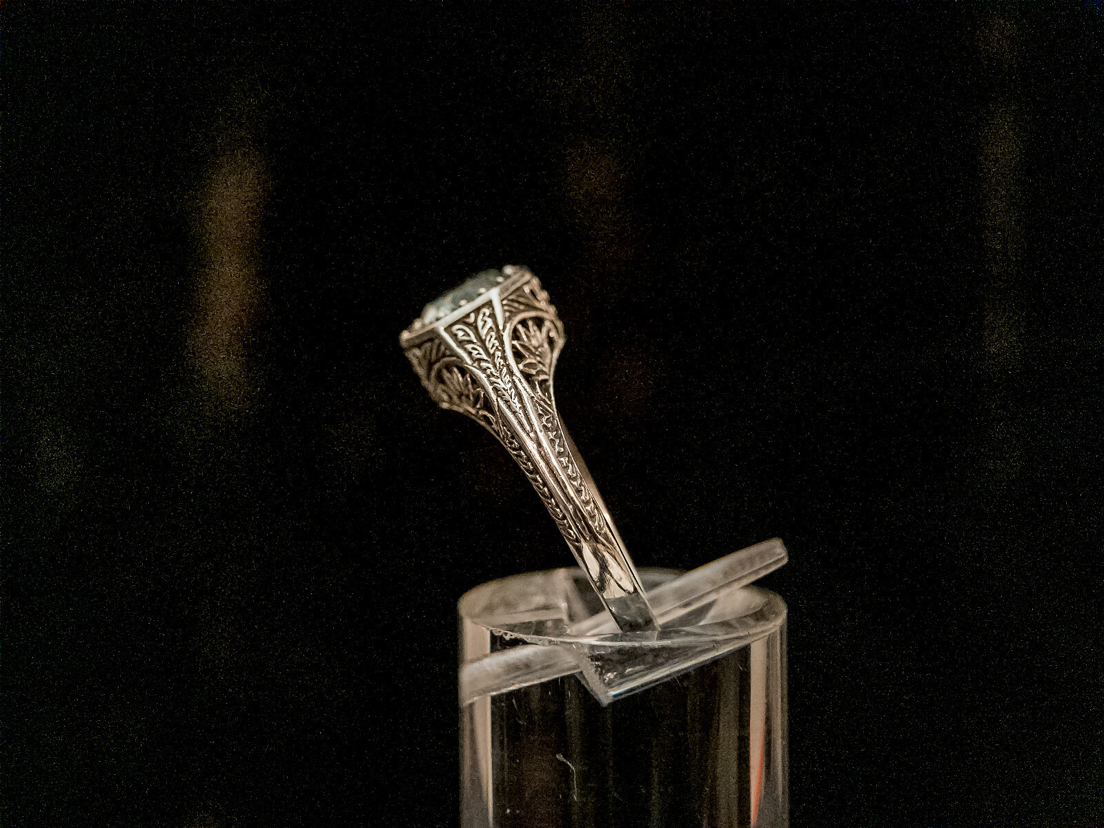 Vintage Sterling Silver Filigreed Openwork Ring with Glass Stone