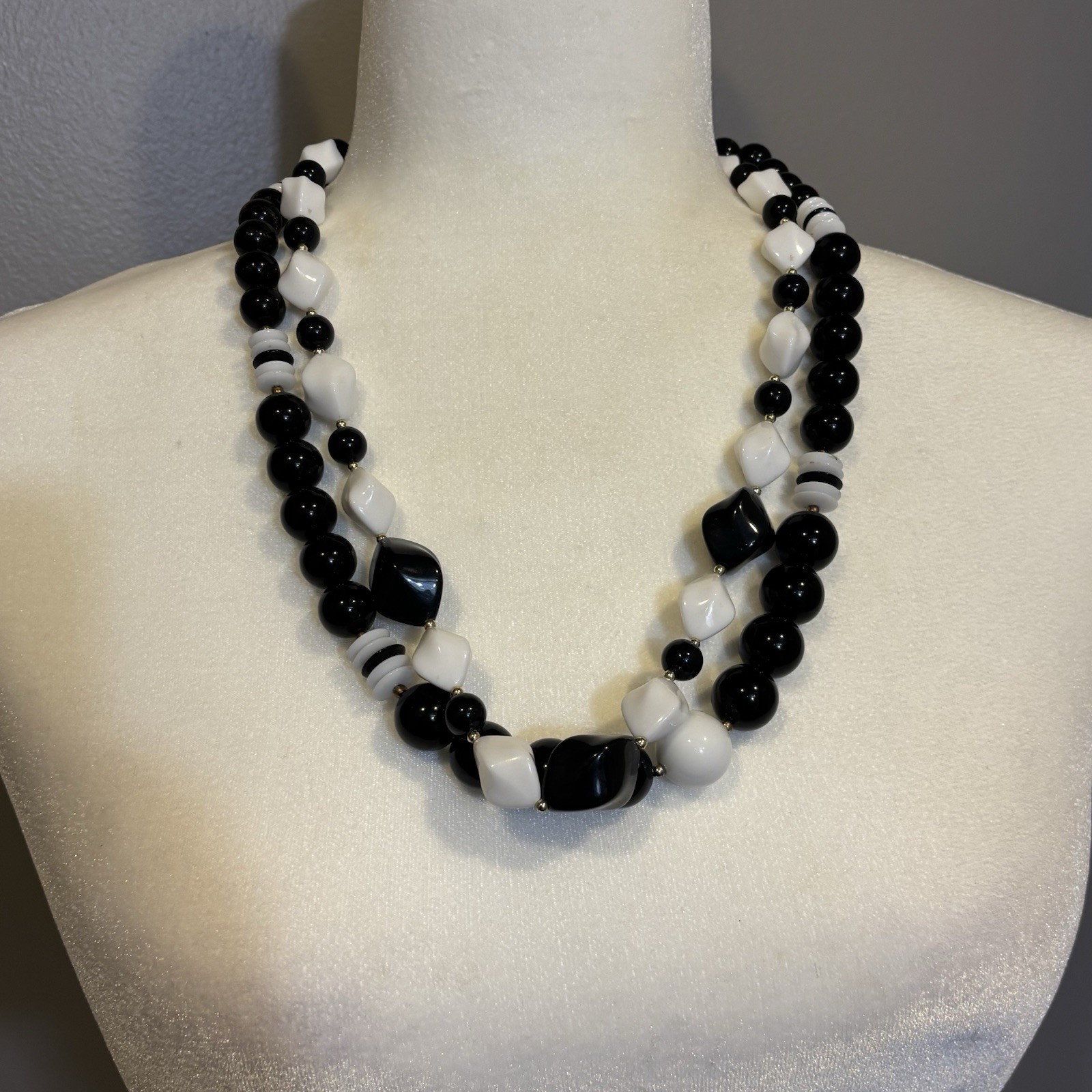 Vintage Black And White Acrylic Resin Bead Necklace Lot Of Two