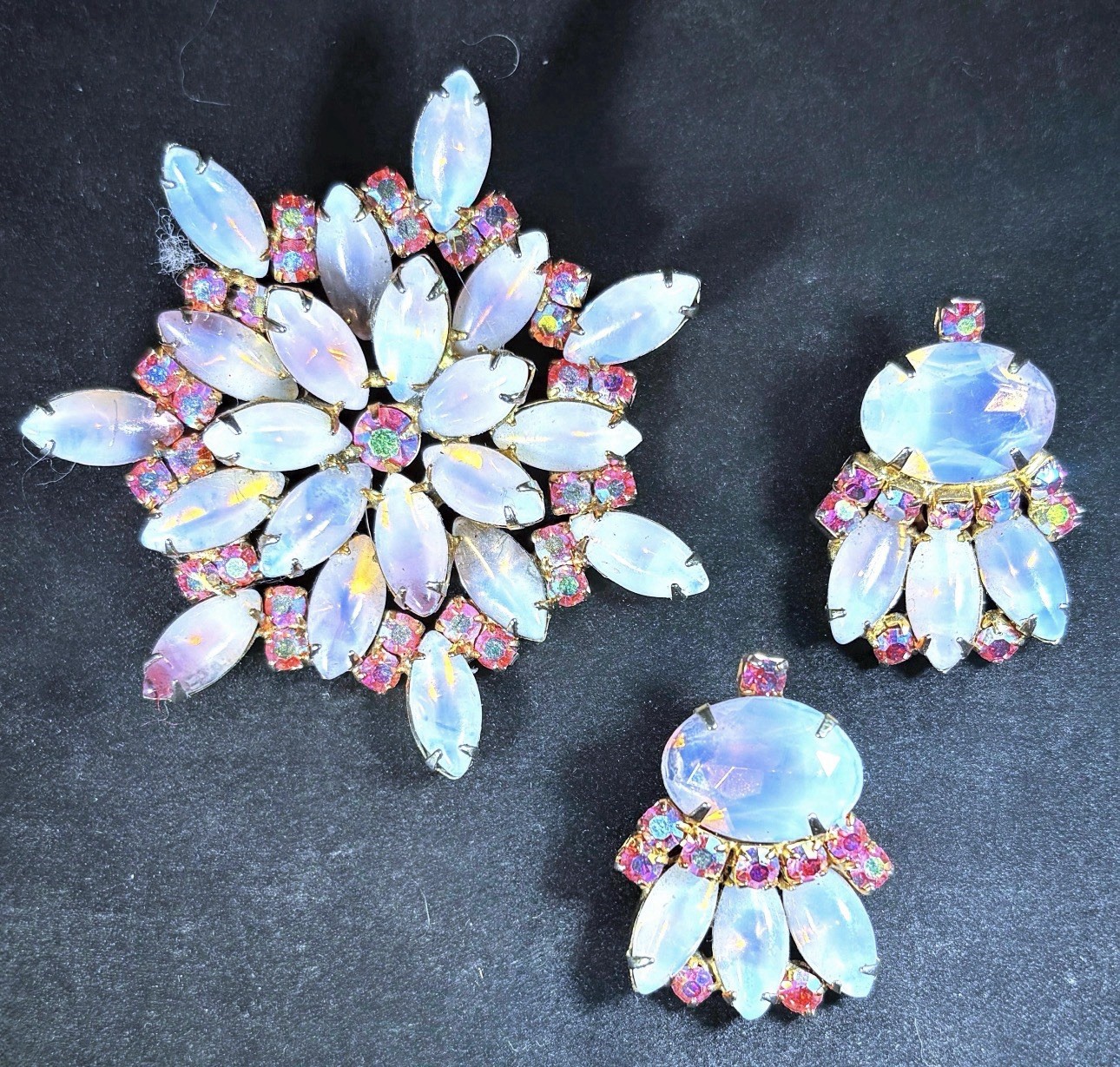 Vintage Juliana D&E Pink Moonstone Aurora Borealis Starburst Brooch Earrings Set