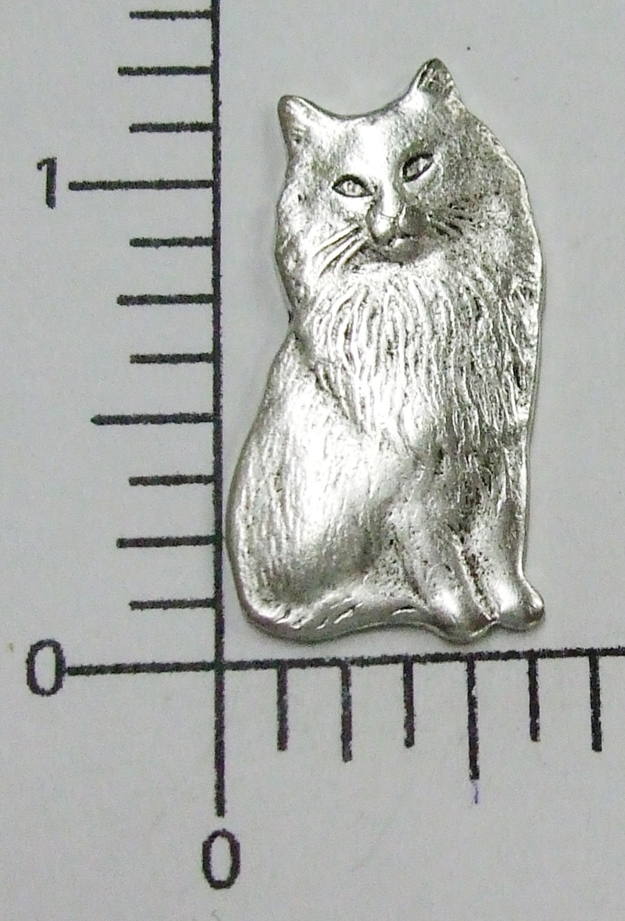 41604 – Victorian Sitting Cat Jewelry Finding Matte Silver Oxidized