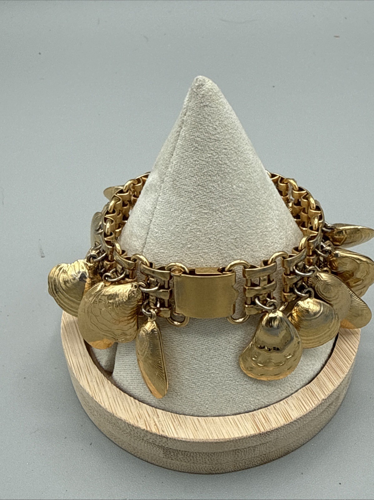 Napier Eugene Bertolli Clam, Oyster & Mussel Shell Gold Tone Charm Bracelet 1980