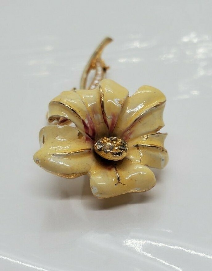 Long Stem Flower Brooch Pin Enamel Rhinestone Yellow 3″ Long x 1.5″ Wide