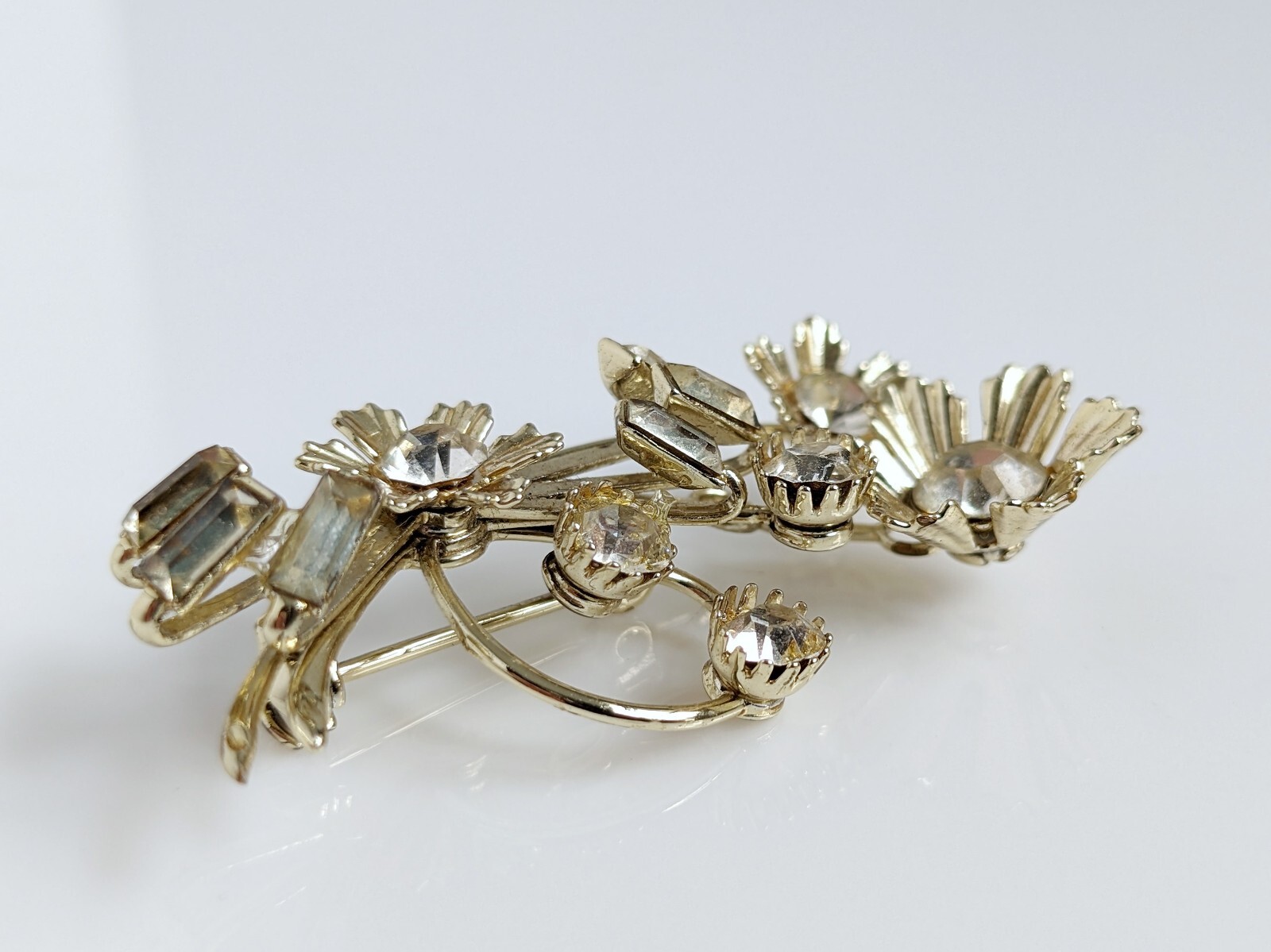VTG Brooch Goldtone Rhinestones Flowers 1.8 Inches Tall .5 oz Very Good Cond.