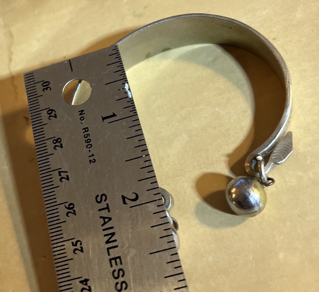 Vtg Unusual Engraved Fish & Waves Design Silver Cuff Bracelet Turn Tail Tips