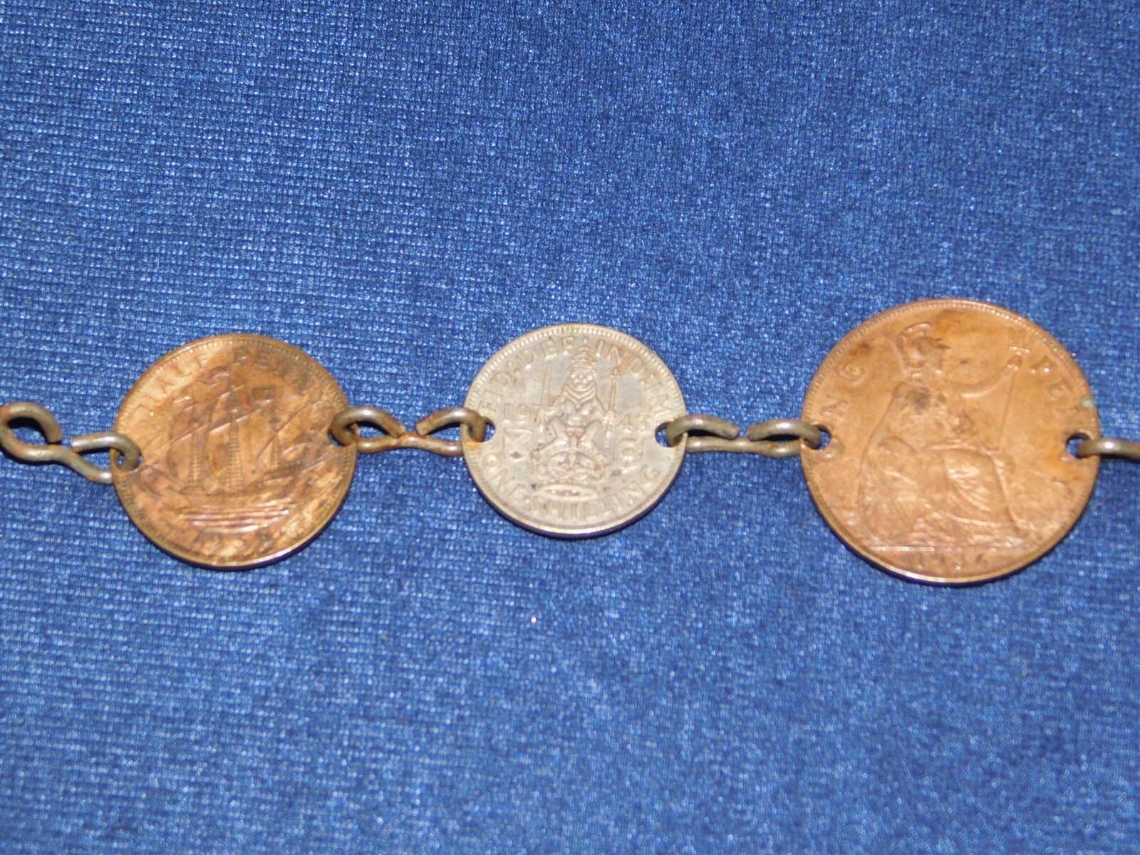 VINTAGE GREAT BRITAIN JEWELRY 5 BRITISH COINS BRACELET