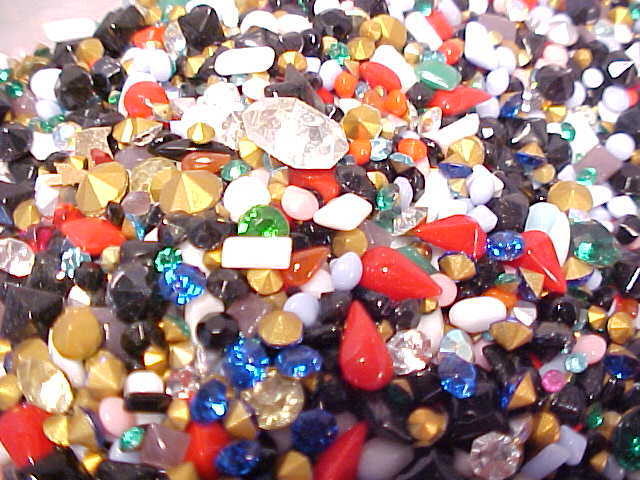 325 VINTAGE GLASS RHINESTONES & SOLID STONE LOT REPAIR JEWELRY LOOSE ASSORTMENT
