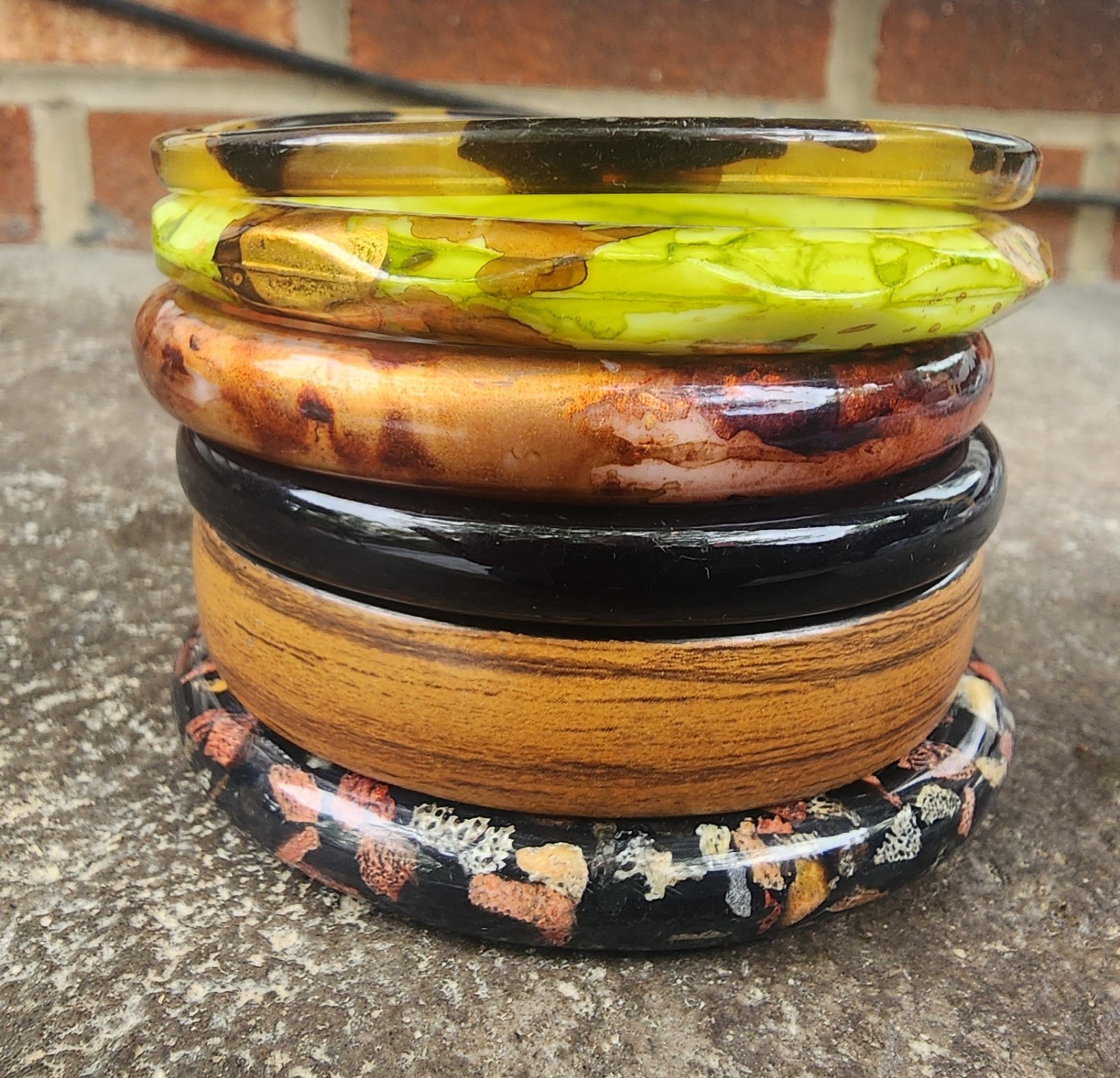 6 Vintage 70s To 90s Bangle Bracelets. Multi Colors. Acrylic? Lucite?