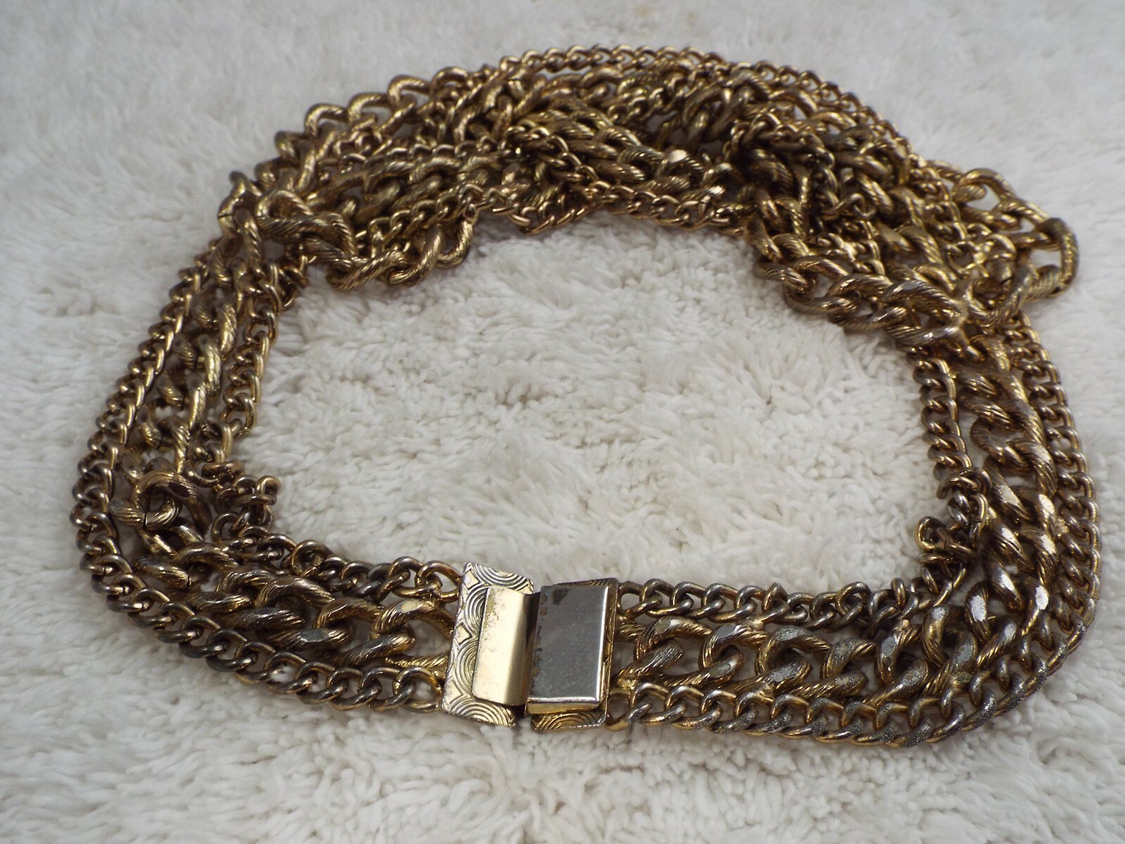 Heavy Goldtone Knotted Chain Collar Necklace (D43)