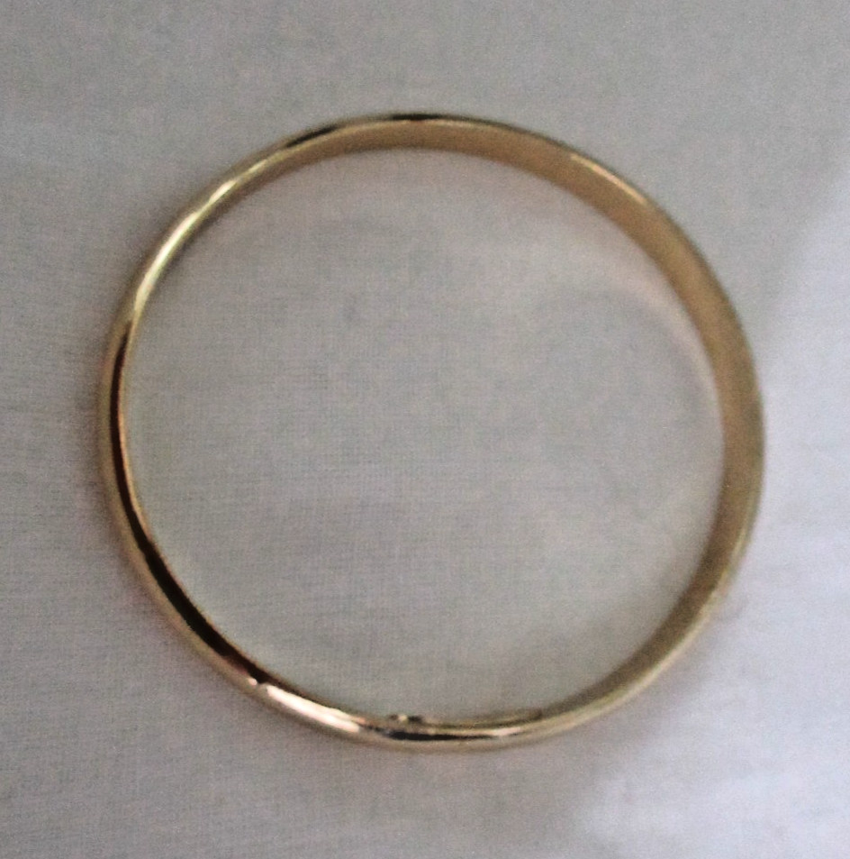 Vintage Gold Tone Whiting and Davis Bangle Bracelet 7″ No metal wear
