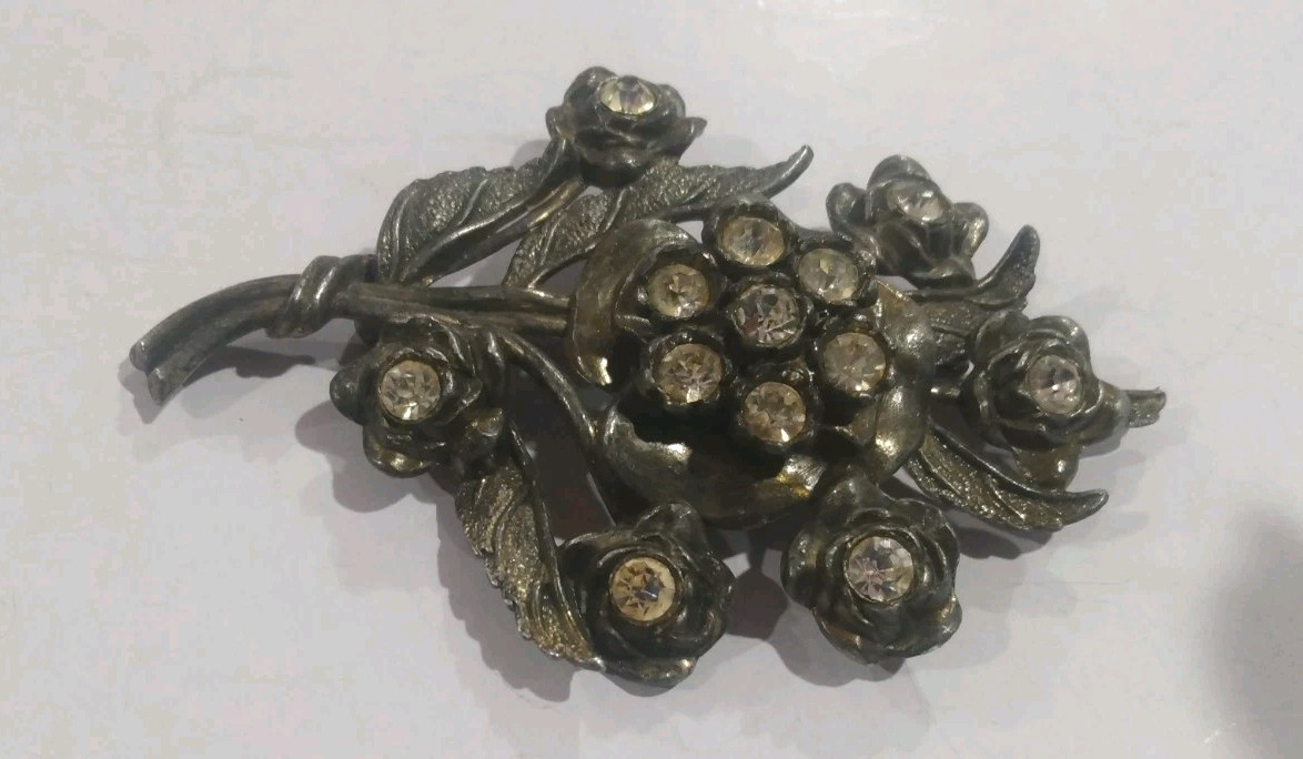 Little Nemo Rhinestone Brooch 1940s Clear Gun Metal Tone VTG Floral Bouquet 3.5″