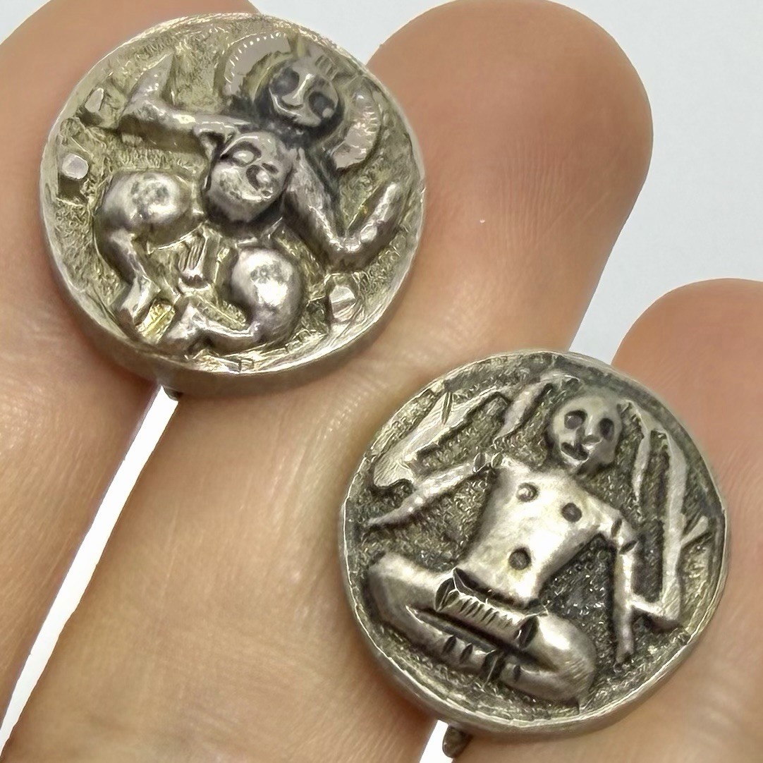 Vtg Tribal Ethnic Silvertone Disc Statement Huggie Earrings Screwback Repousse