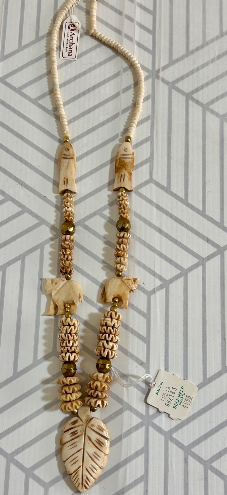 NWT Archana Hand made Vintage Chunky Elephants African Tribal Resin Necklace