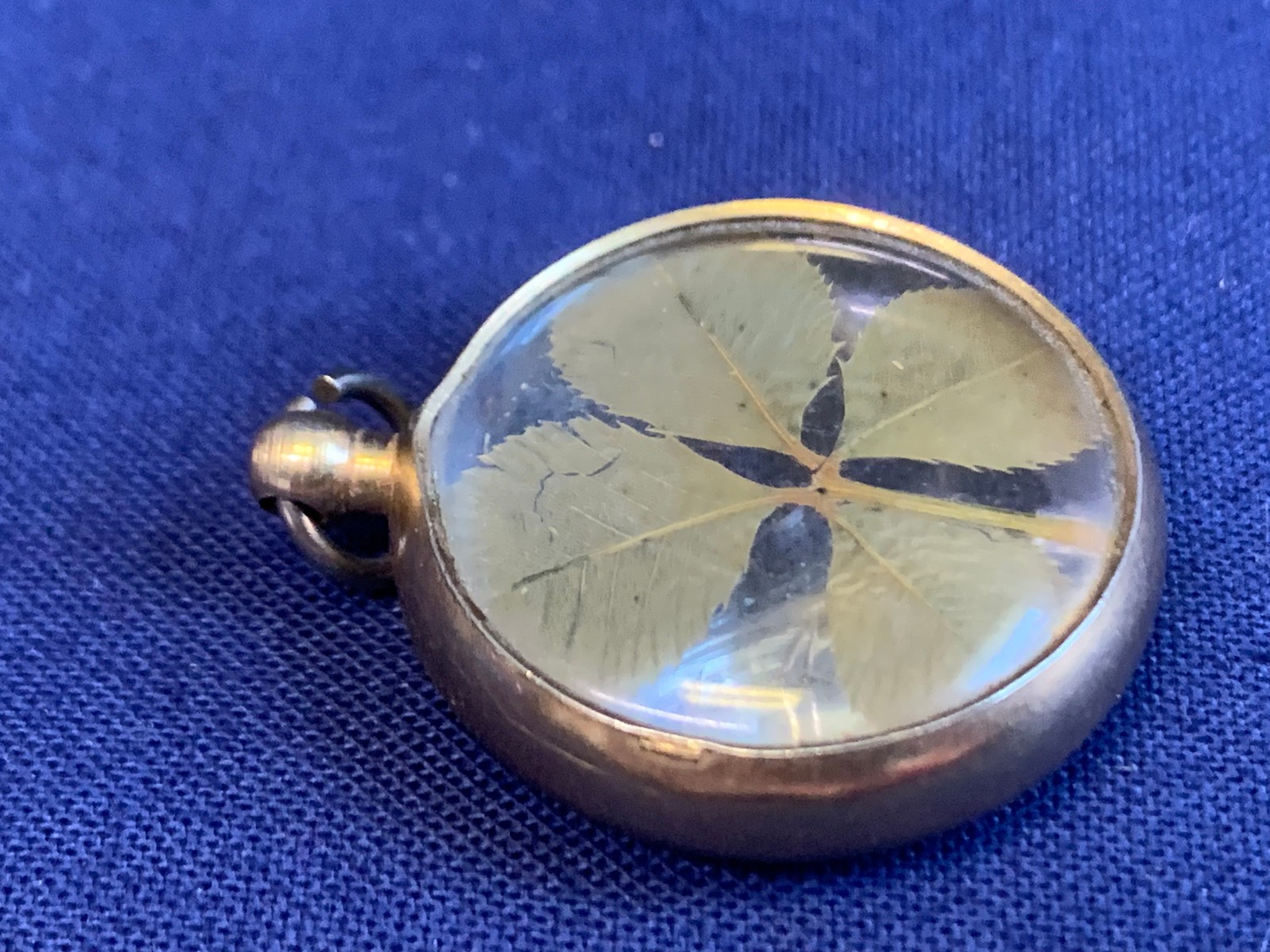 Vtg Encased 4 Leaf Clover Pendant Fob Costume Jewelry Good Luck Charm