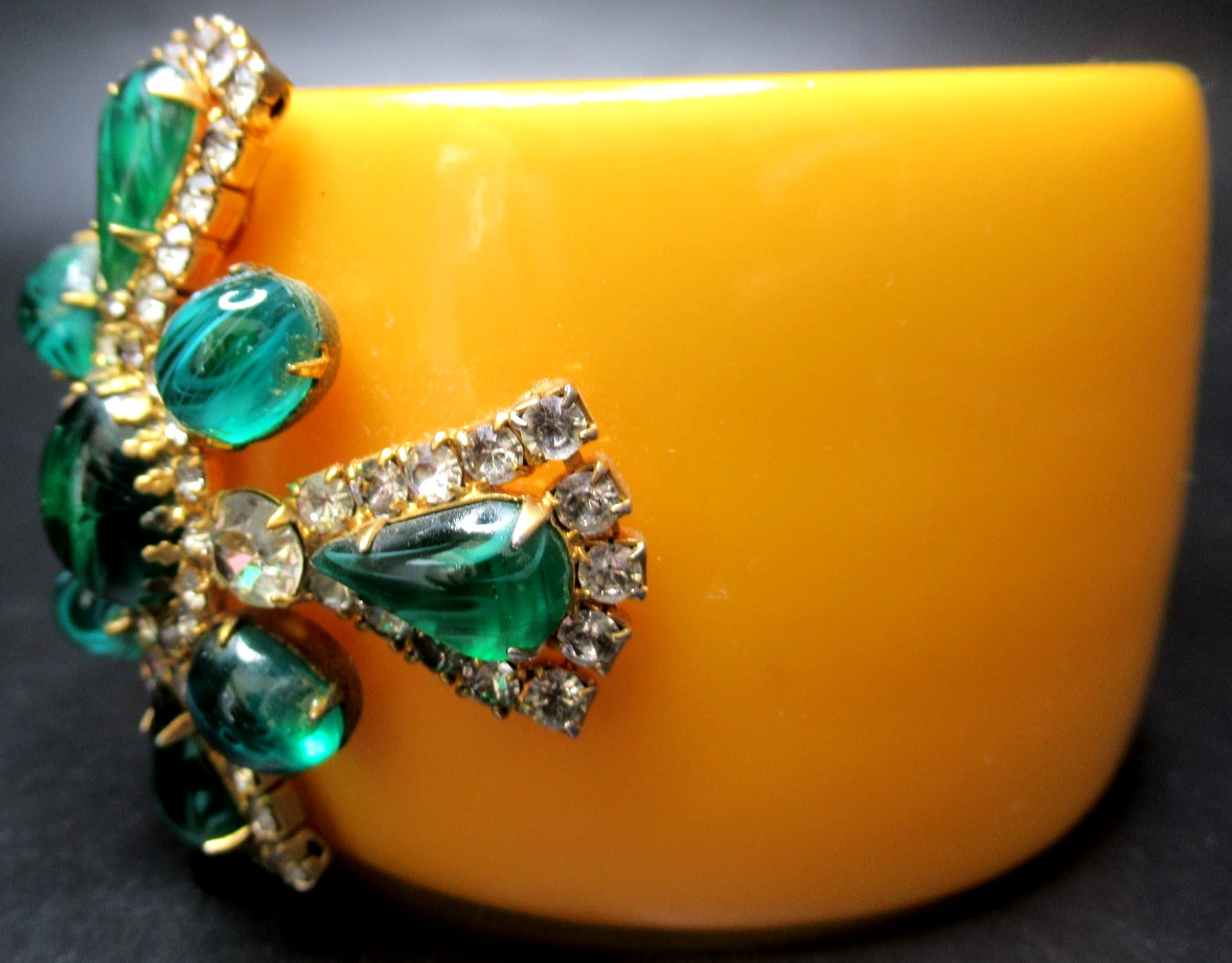 CHANEL Attributed Bakelite Gripoix Glass Maltese Cross Bracelet