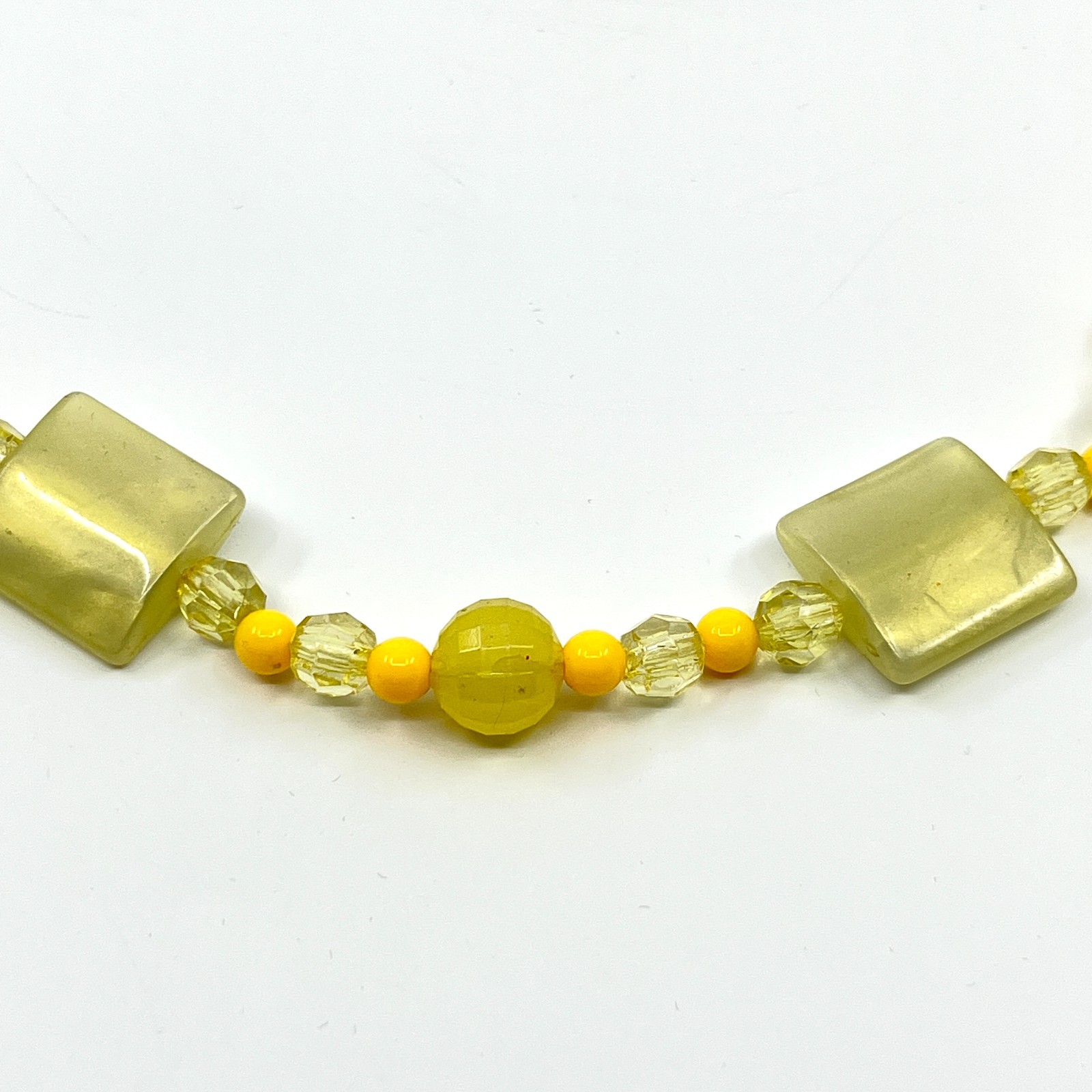 VTG Retro Y2K Yellow Beaded Necklace Square Acrylic Resin Geo Chic Summer Pop