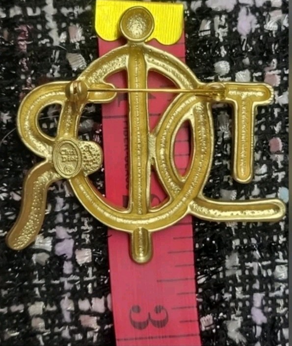 CHRISTIAN DIOR Rope Monogram Logo Pearl Gold Pin Brooch