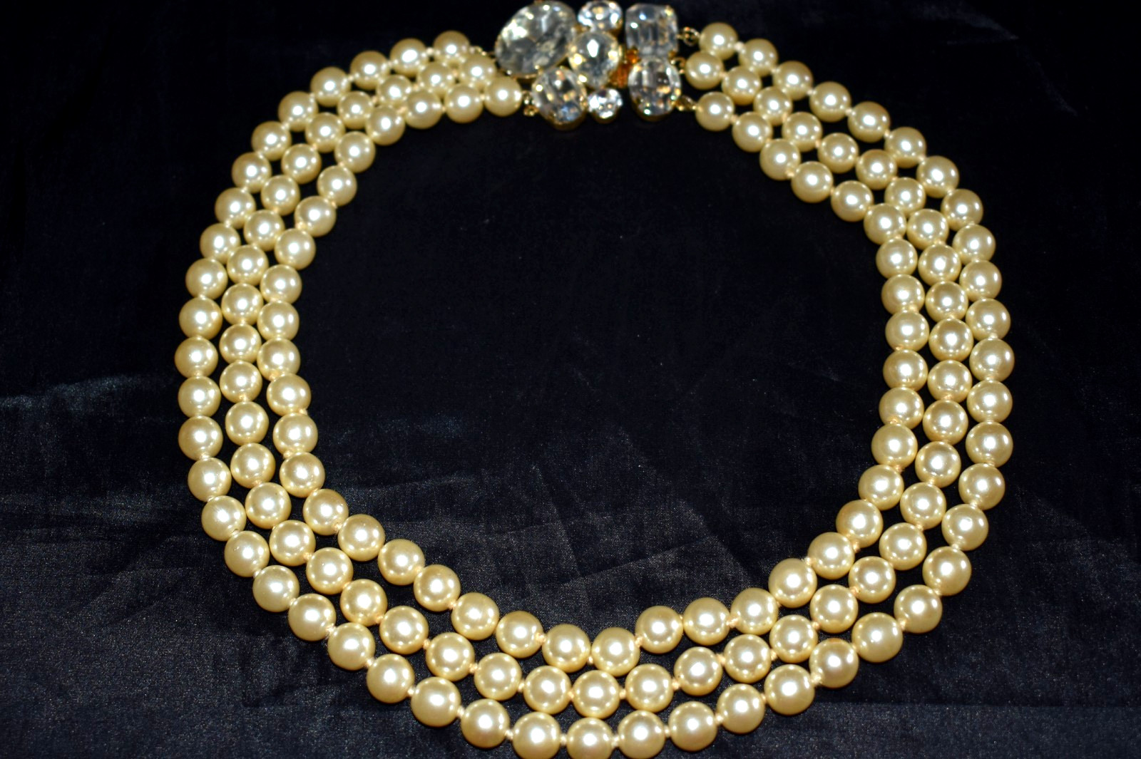 Vintage UNBRANDED Cream Faux Pearl 3 Strand Necklace Clear Glass Stones 20” B1
