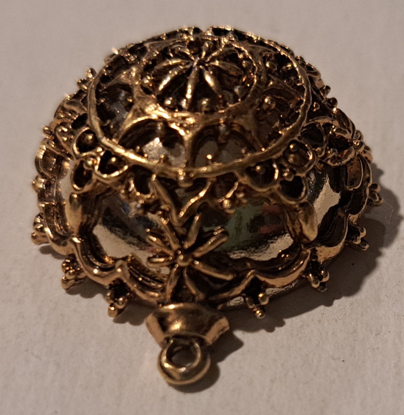 Arthur Pepper Vintage Christmas Ornament Pendant (See Description) Gold Tone